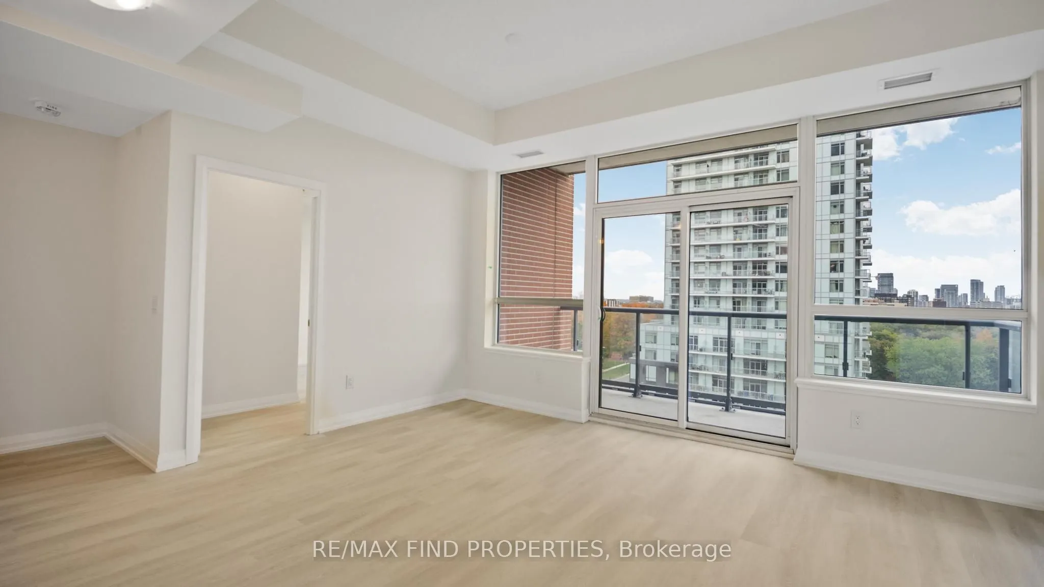 3260 Sheppard Avenue E, #1002