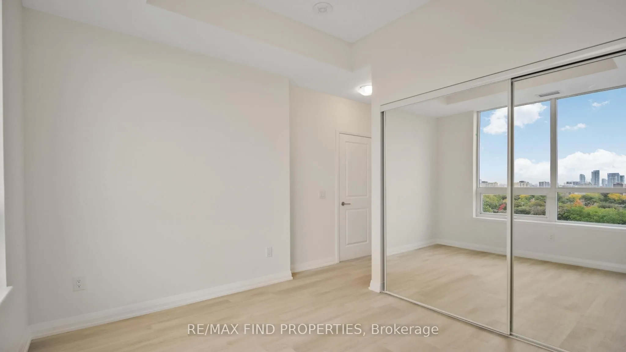 3260 Sheppard Avenue E, #1002