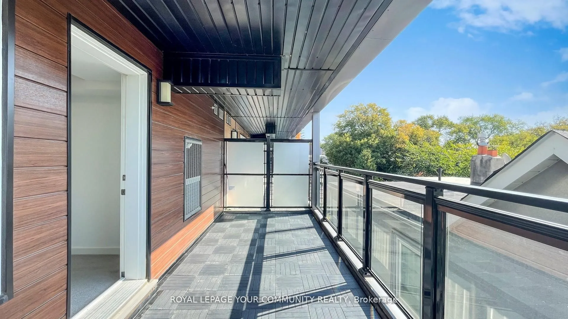 45 Connaught Avenue, #301
