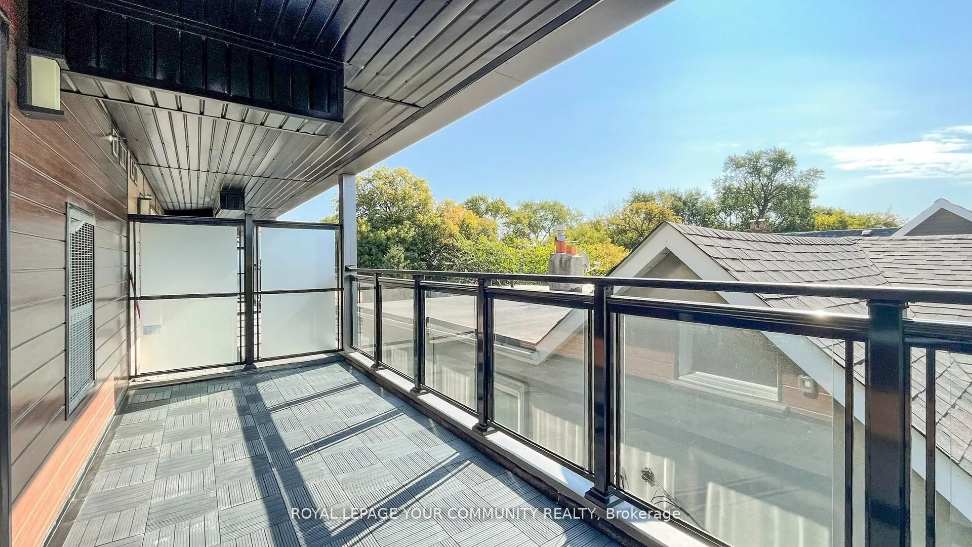 45 Connaught Avenue, #301