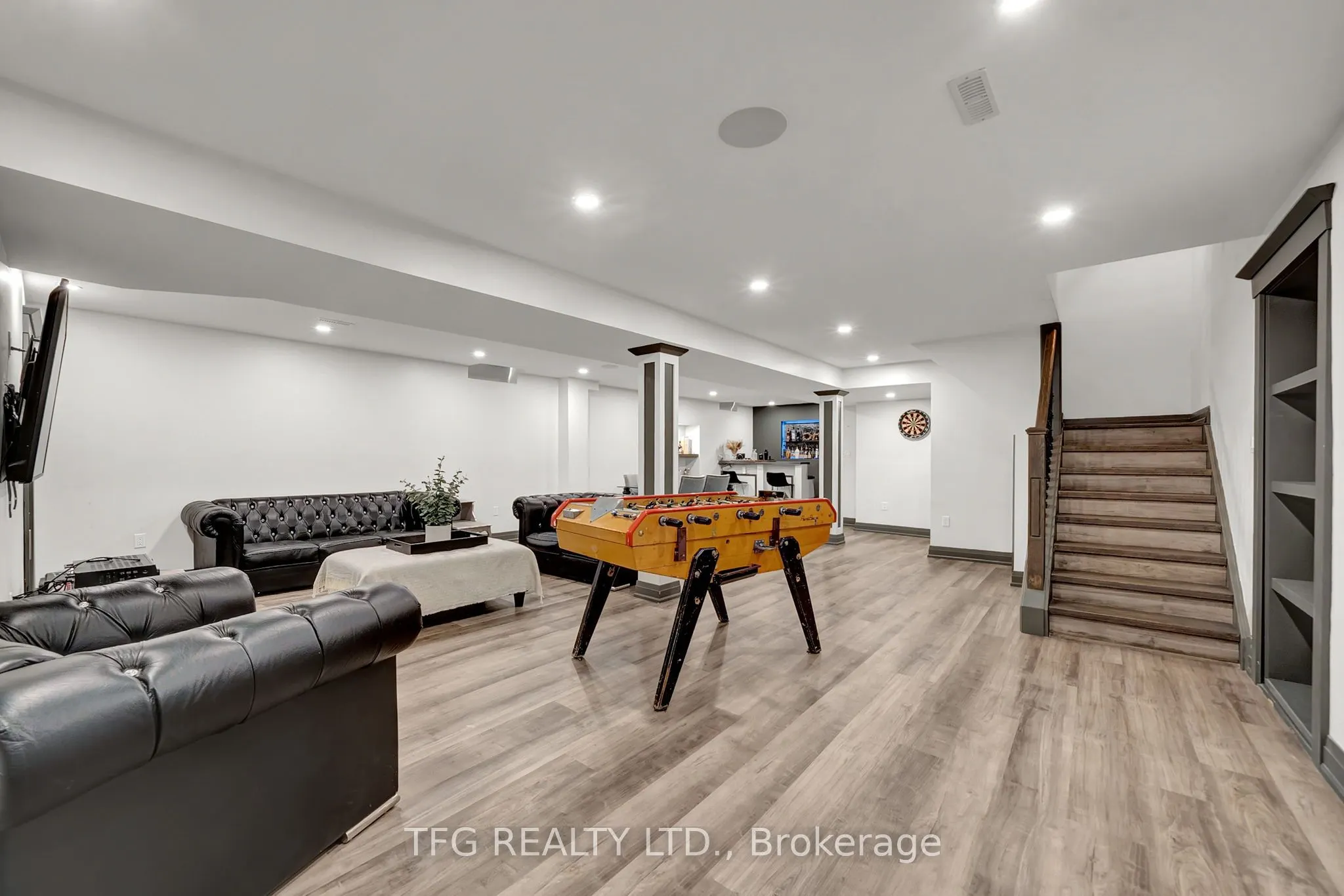 32 Falstaff Crescent