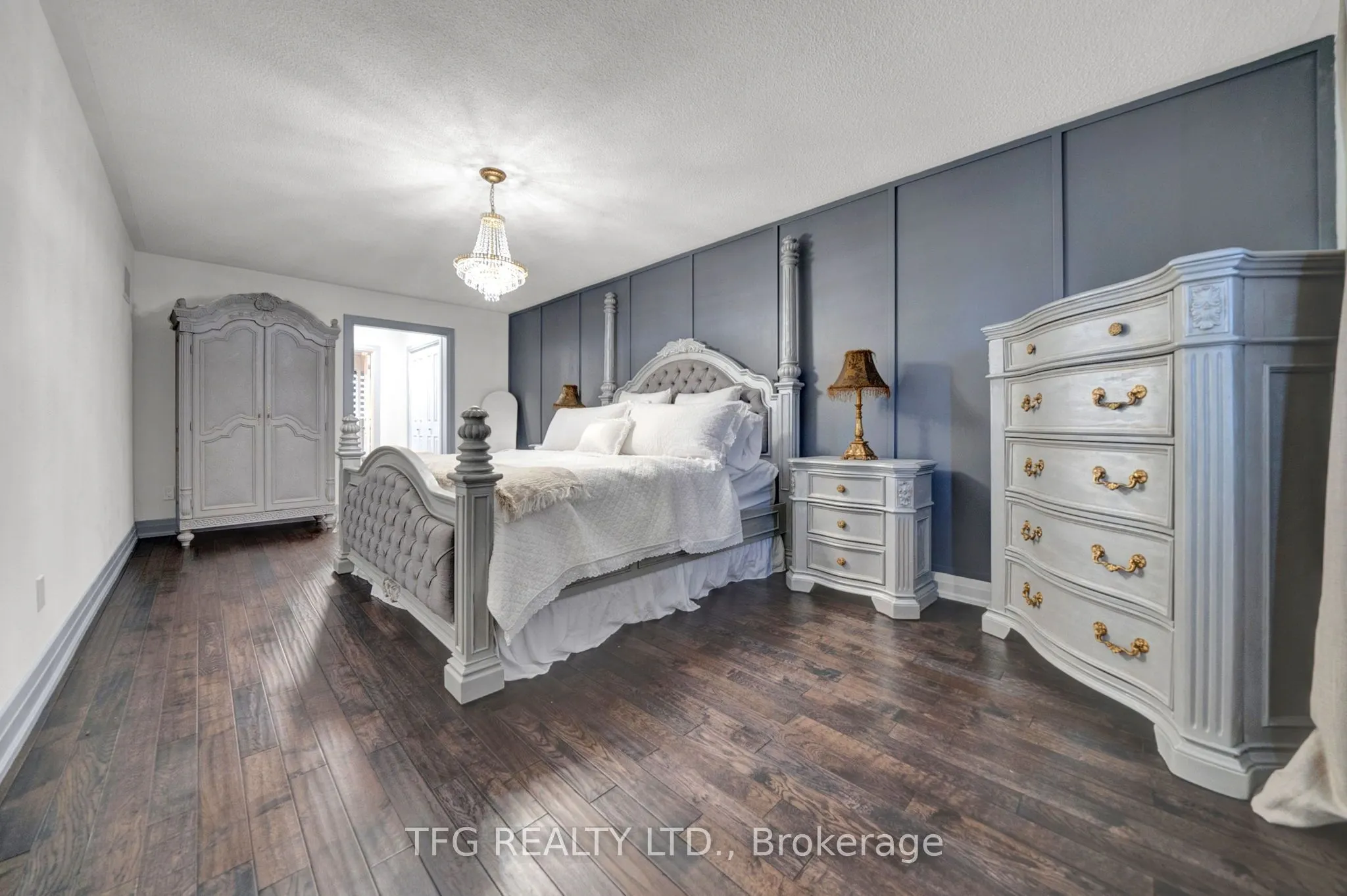 32 Falstaff Crescent