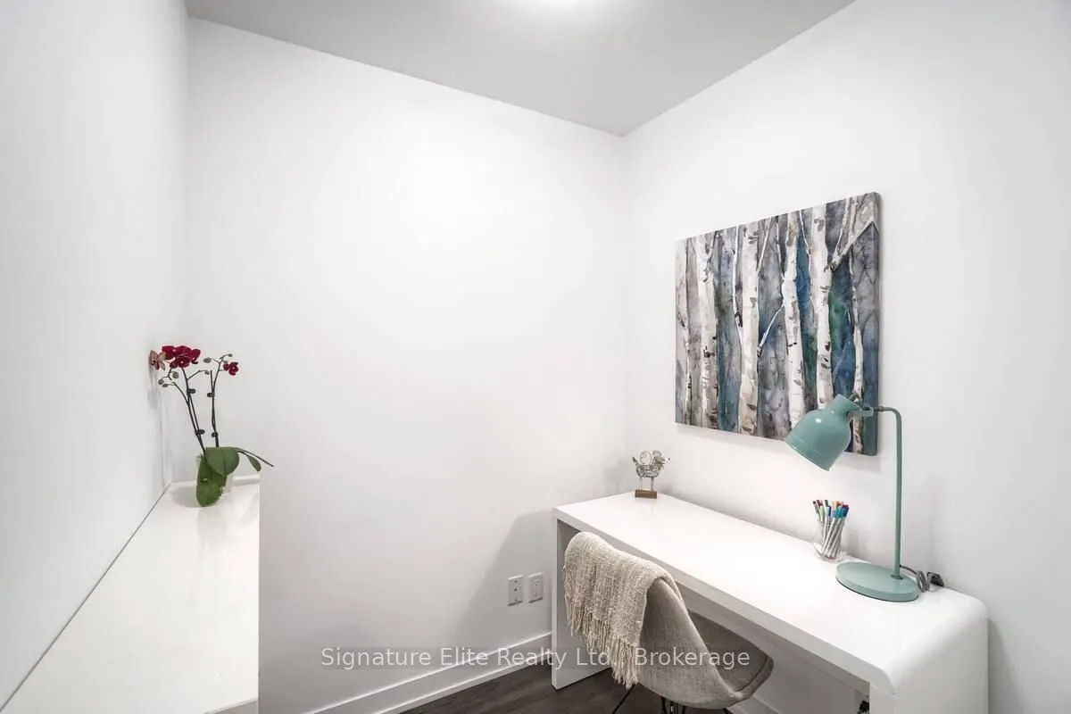 899 Queen Street E, #304