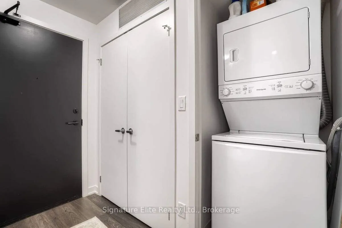 899 Queen Street E, #304