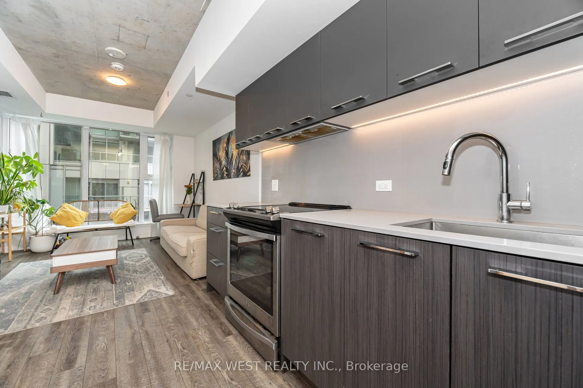 30 Baseball Place, #610