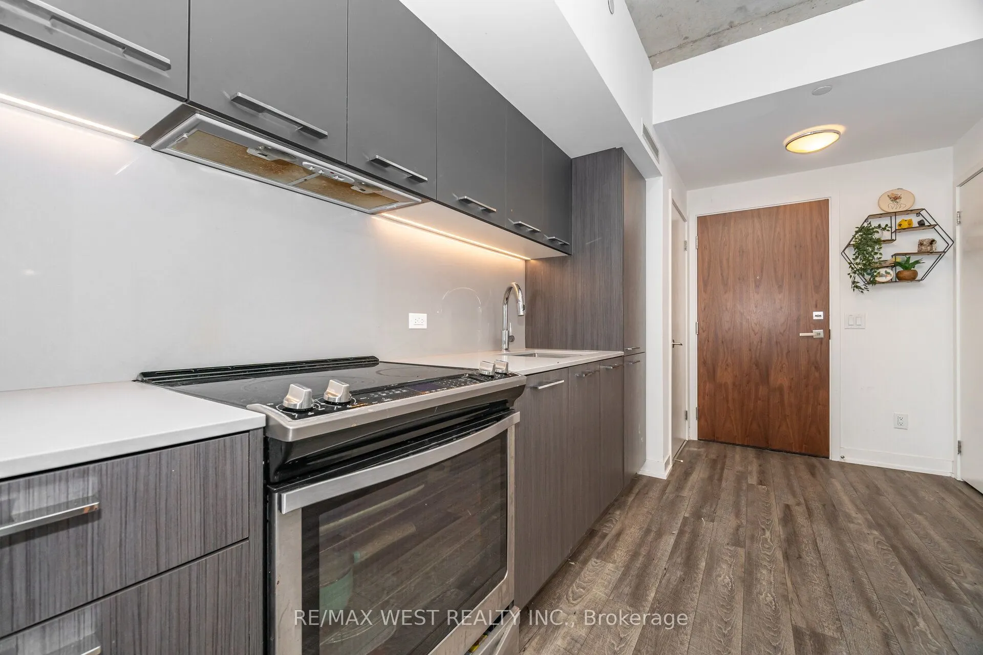 30 Baseball Place, #610