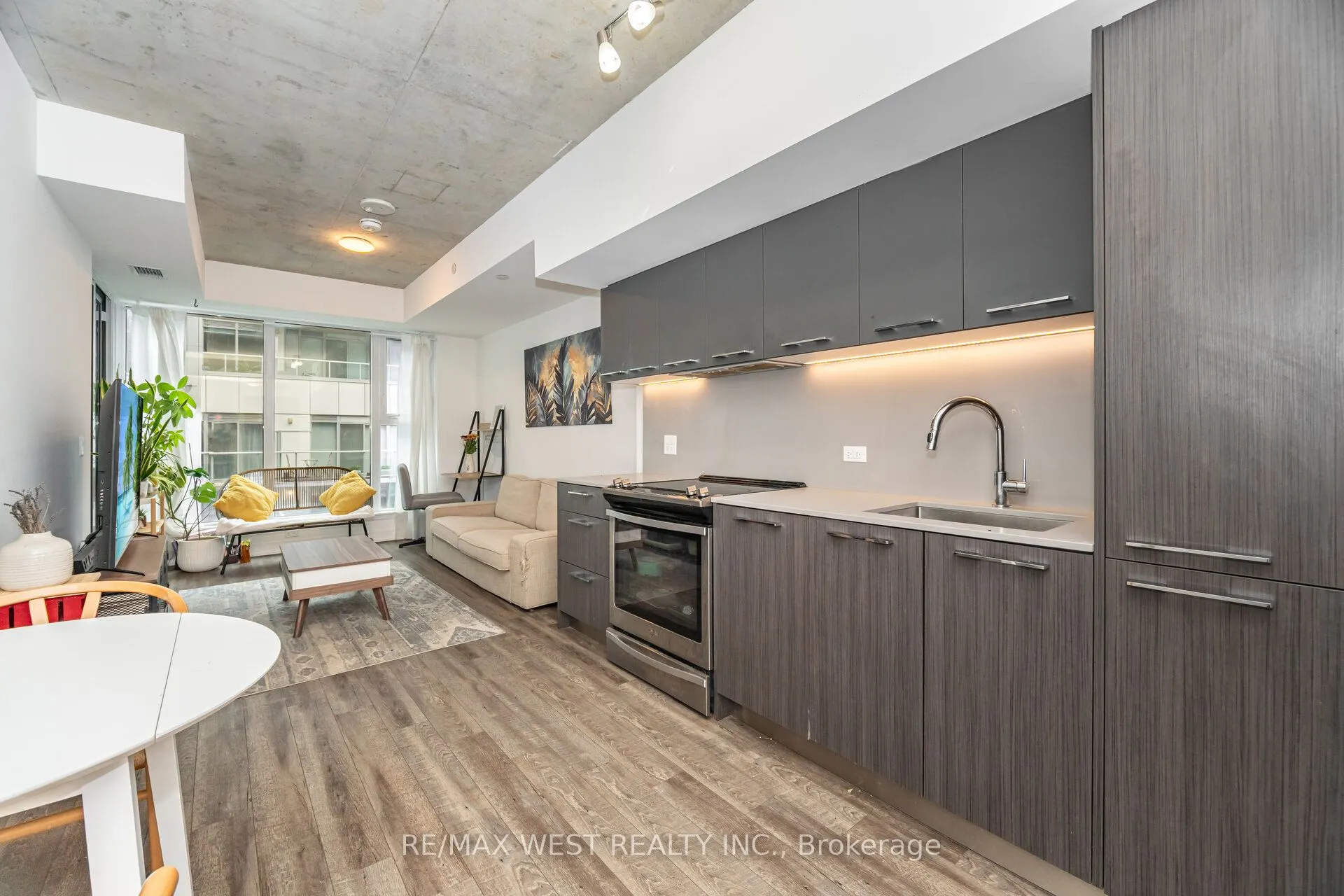 30 Baseball Place, #610