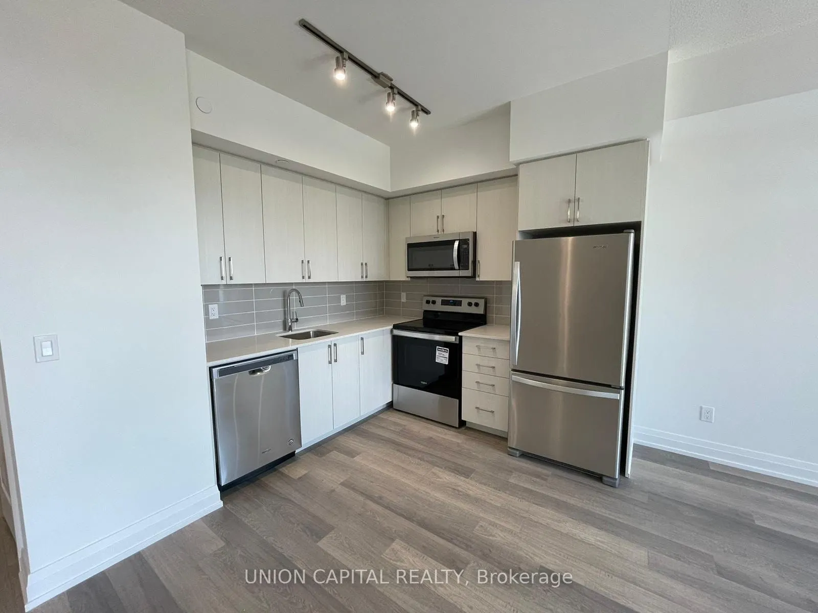 3121 Sheppard Avenue E, #1207