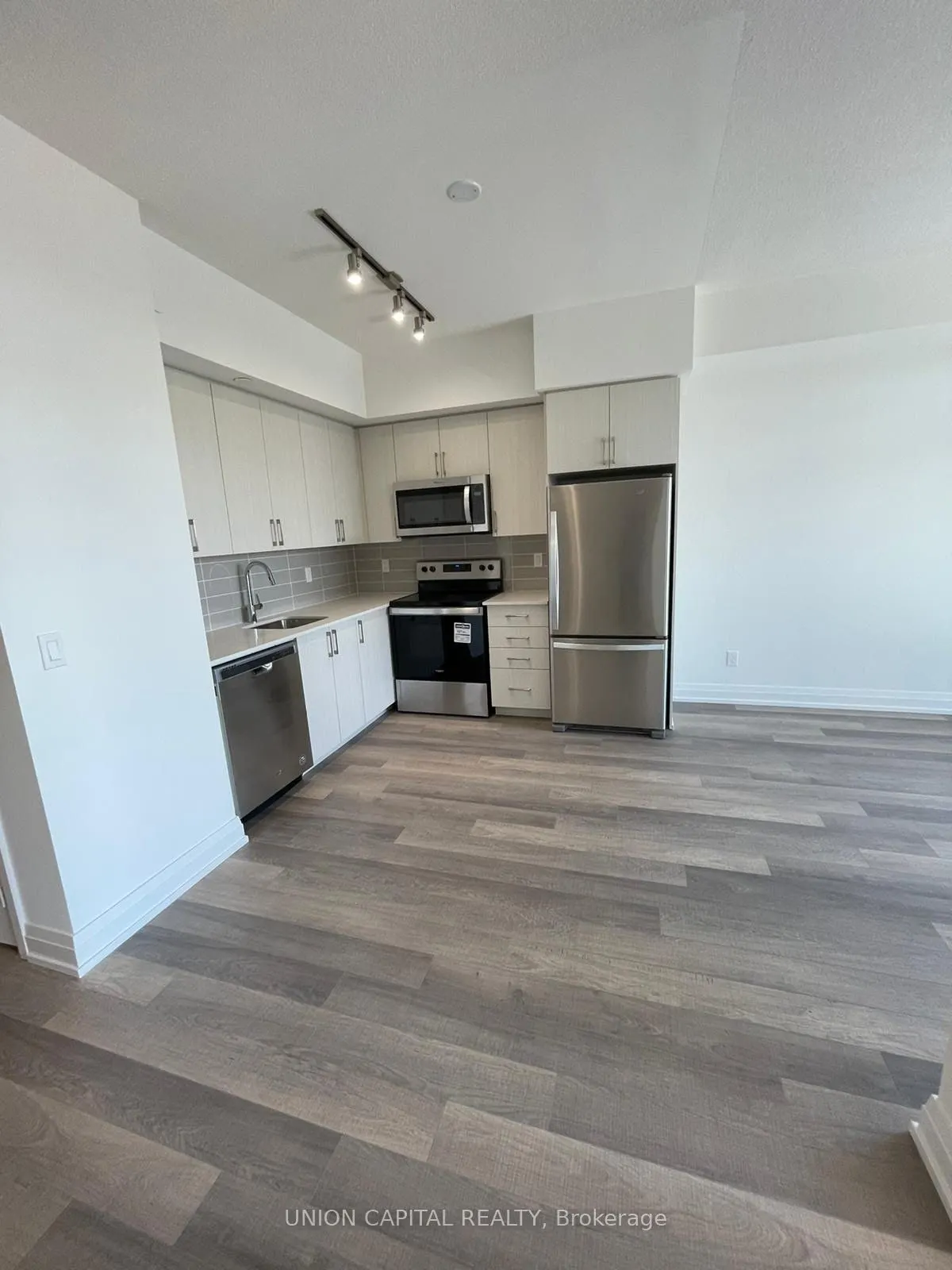 3121 Sheppard Avenue E, #1207