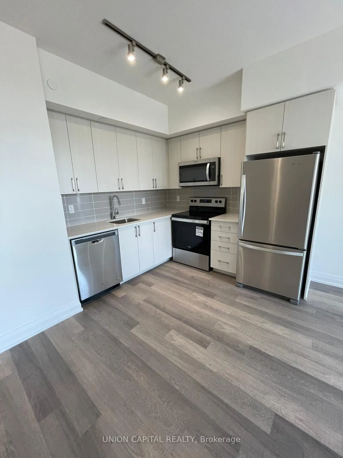 3121 Sheppard Avenue E, #1207