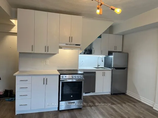 376 Woodbine Avenue, #3