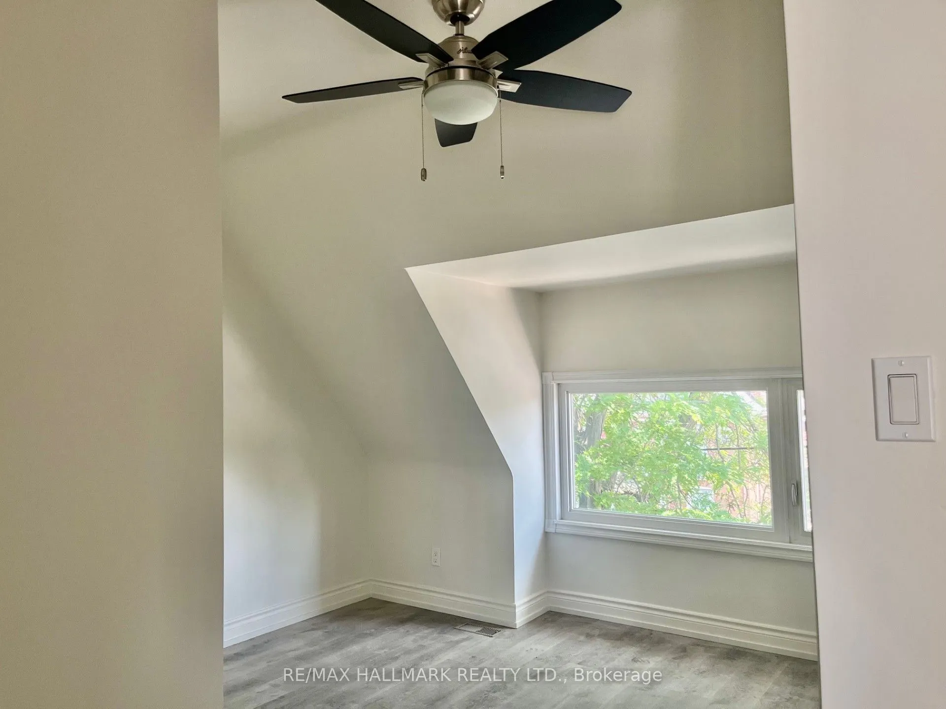 376 Woodbine Avenue, #3