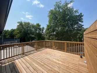 376 Woodbine Avenue, #3
