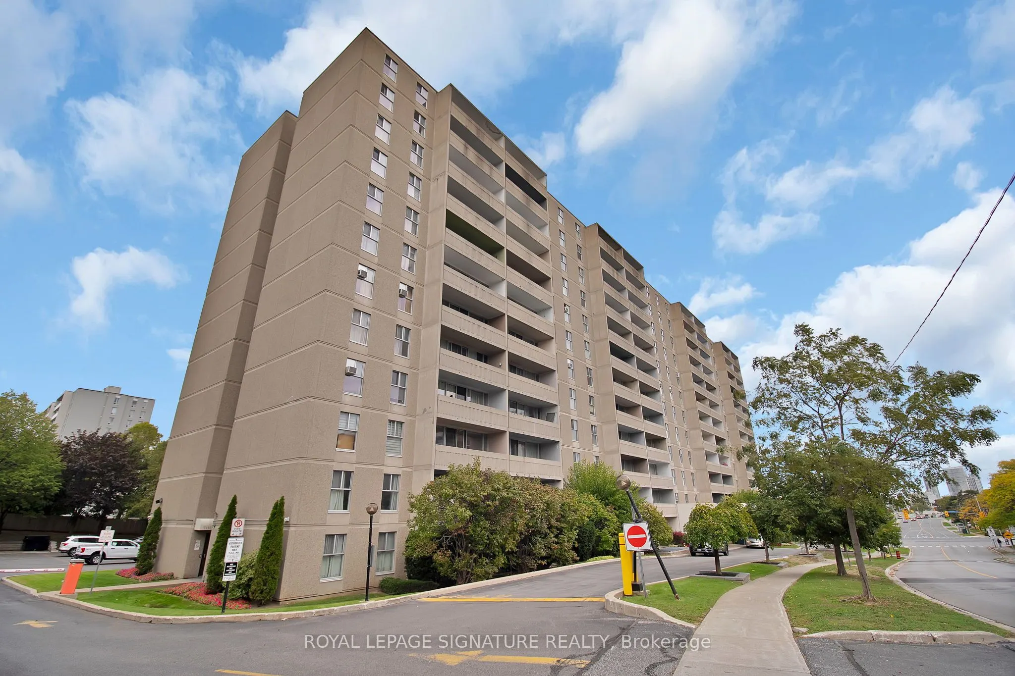 2 Glamorgan Avenue, #802