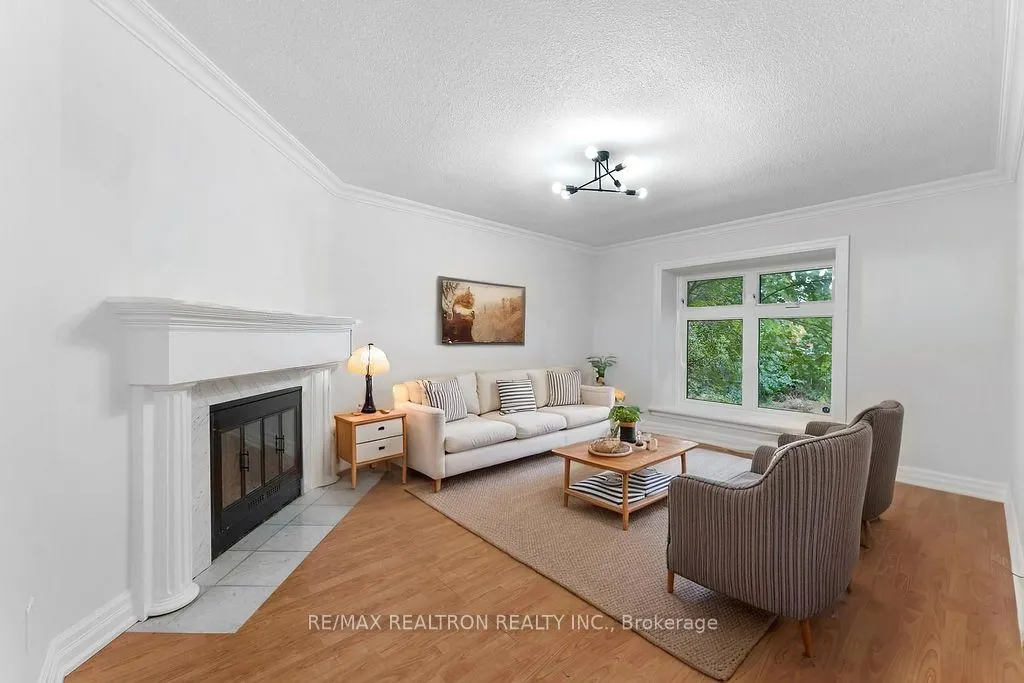 44 Hood Crescent