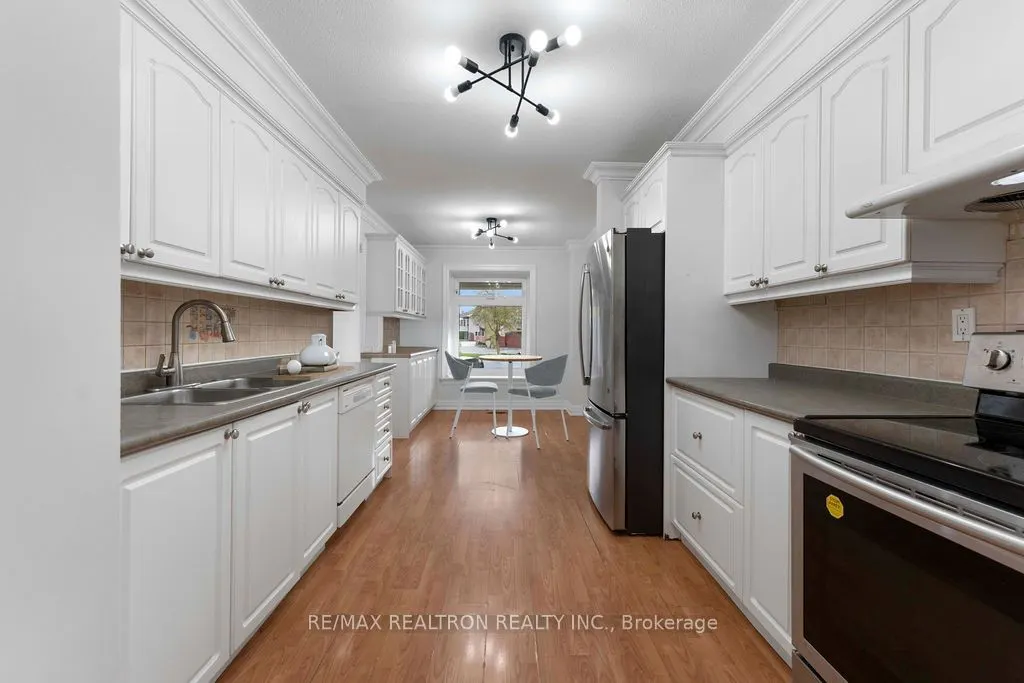 44 Hood Crescent