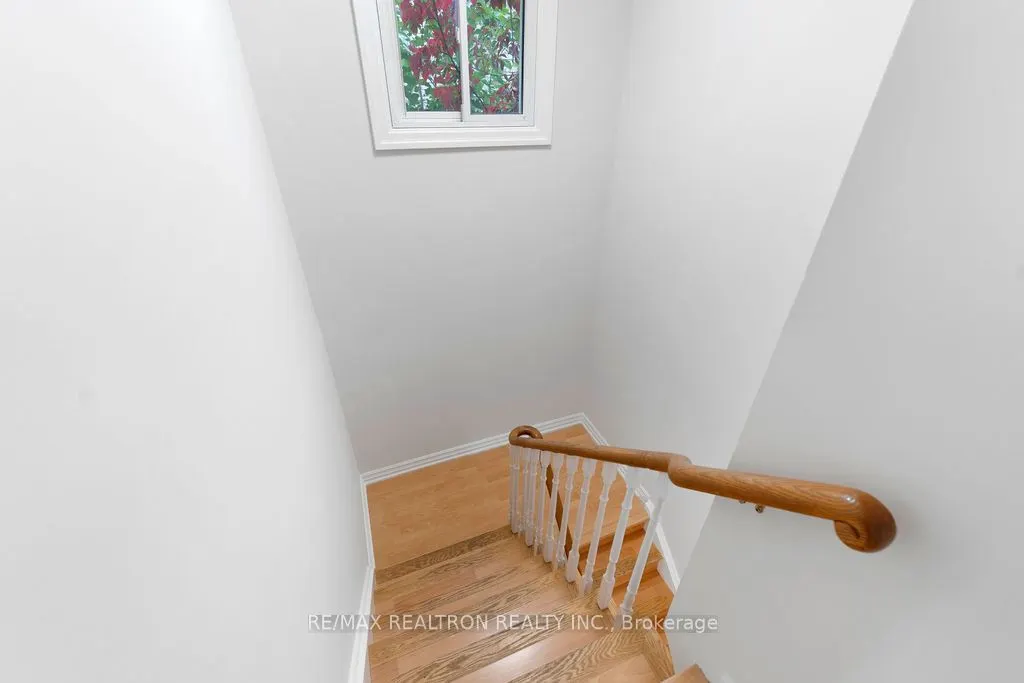44 Hood Crescent