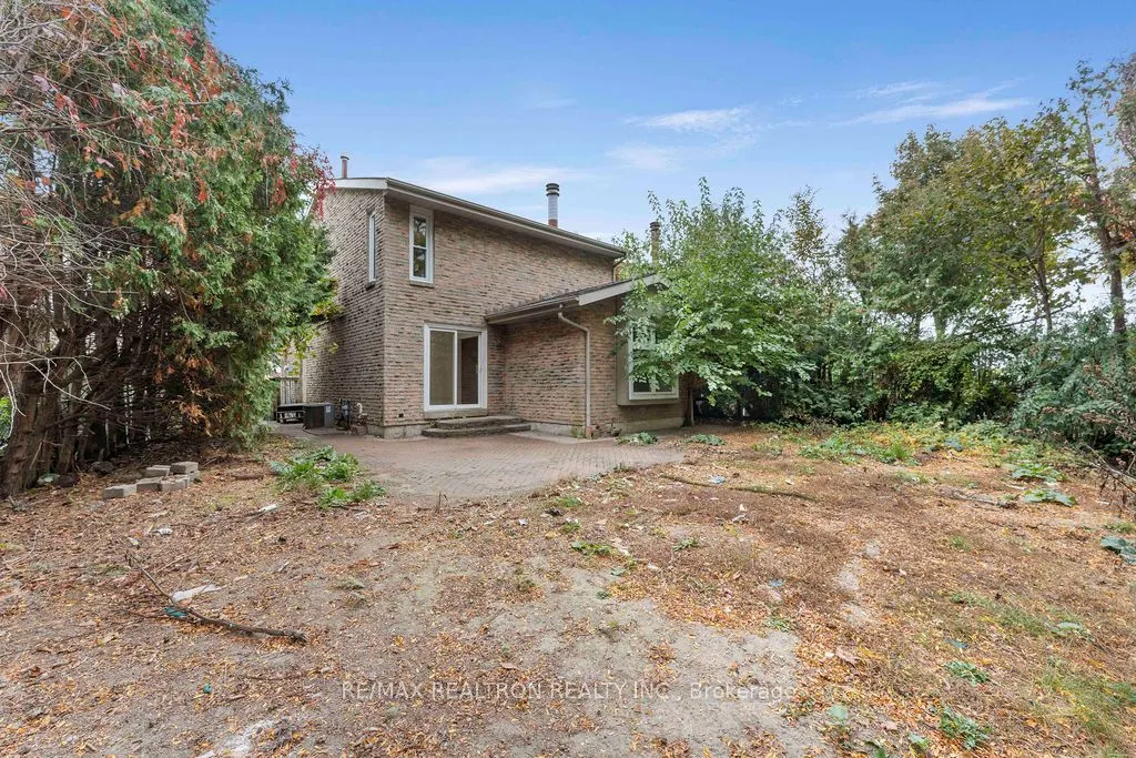 44 Hood Crescent