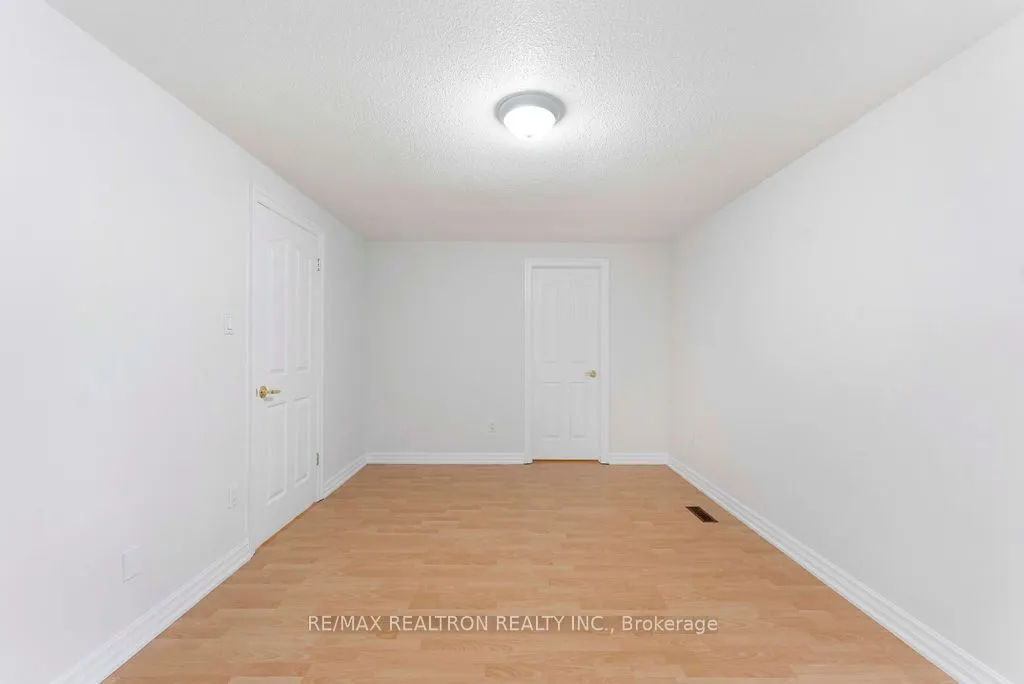44 Hood Crescent