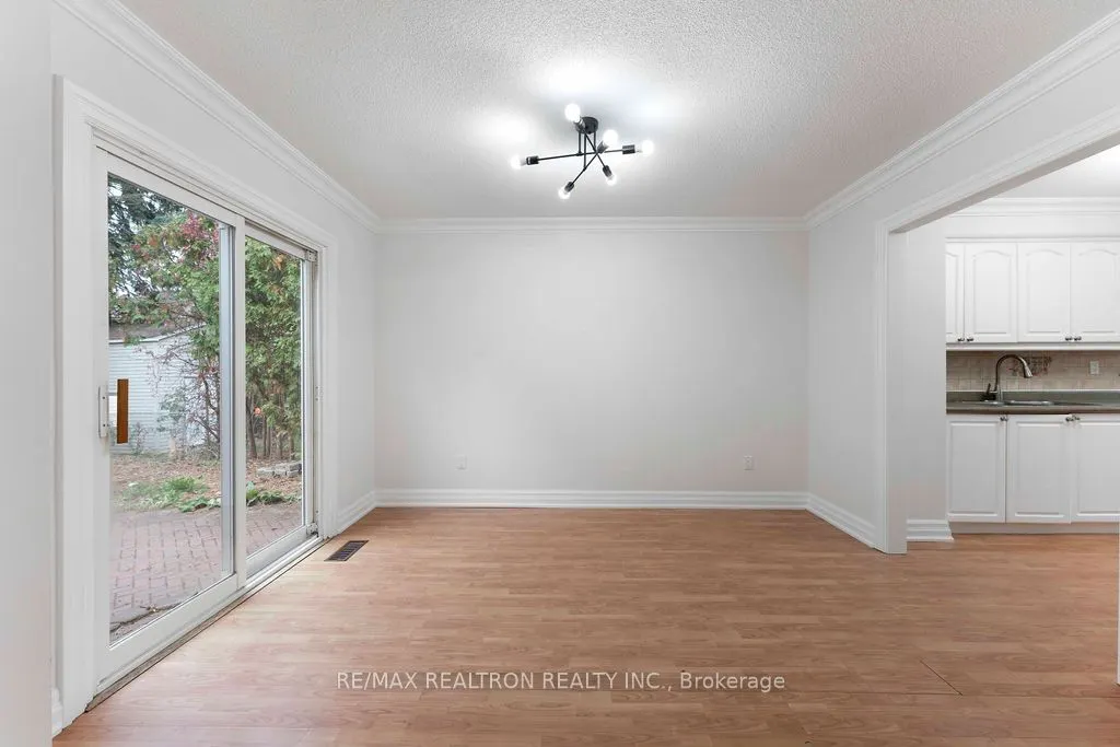 44 Hood Crescent