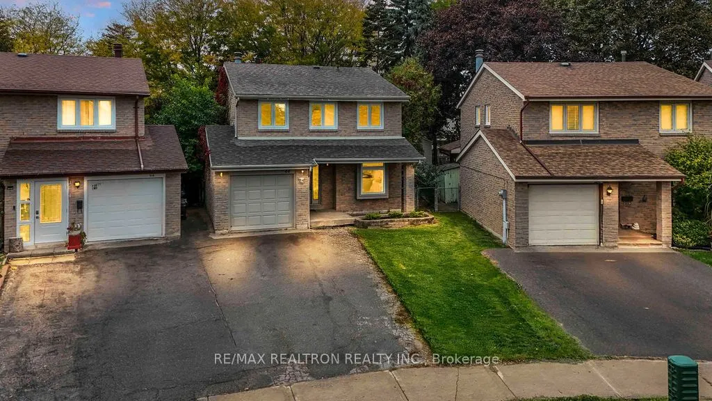 44 Hood Crescent