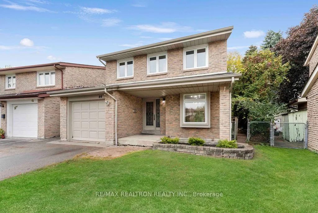 44 Hood Crescent