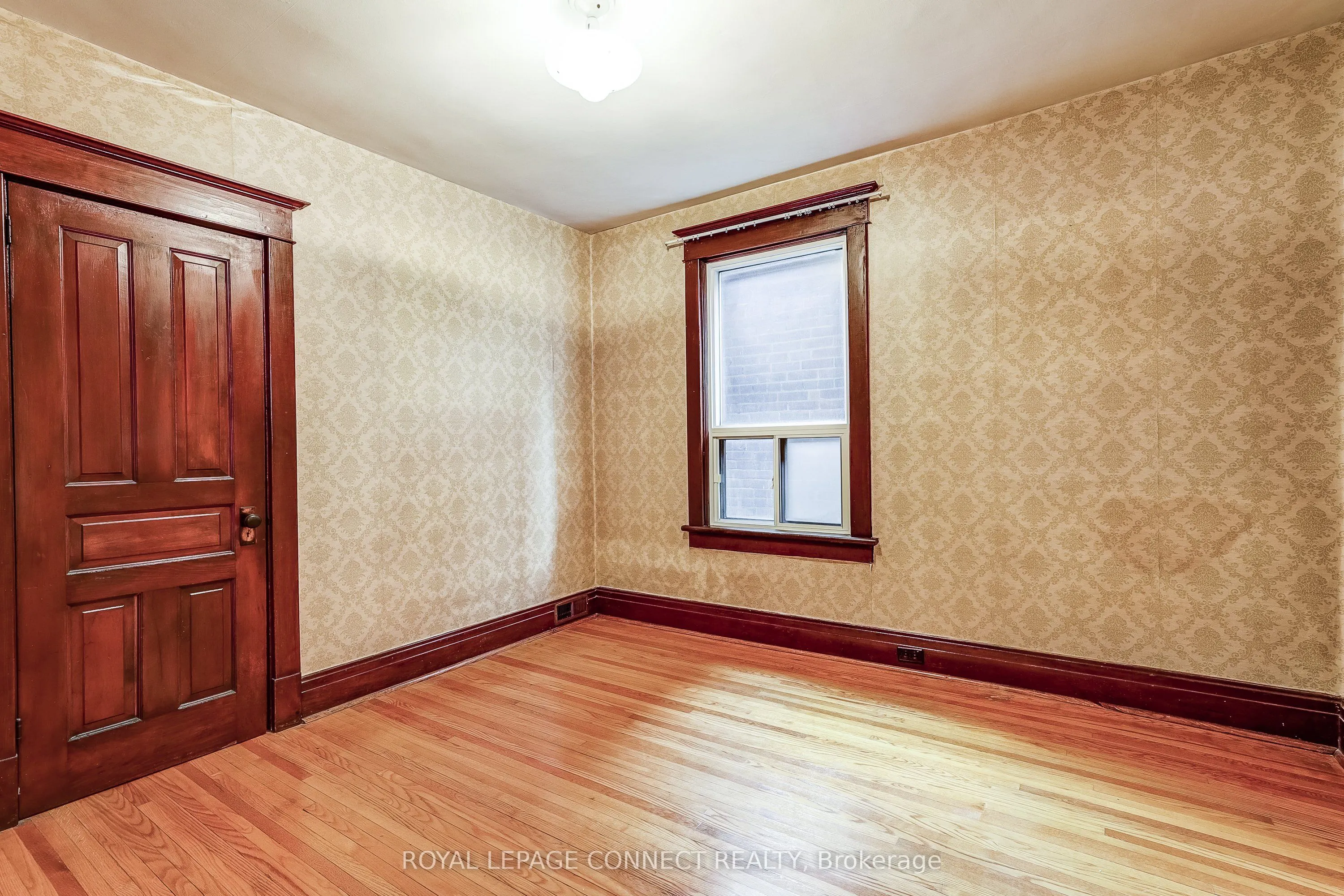 38 Woodycrest Avenue