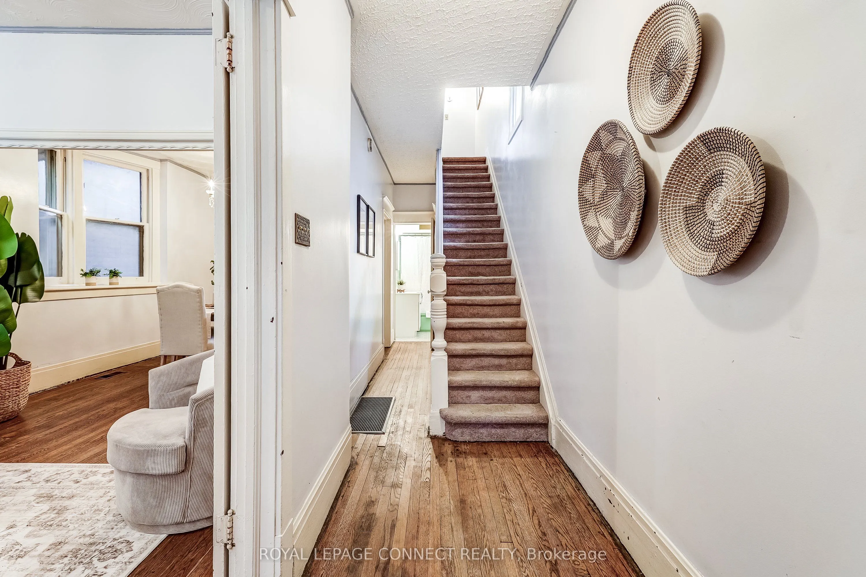 38 Woodycrest Avenue
