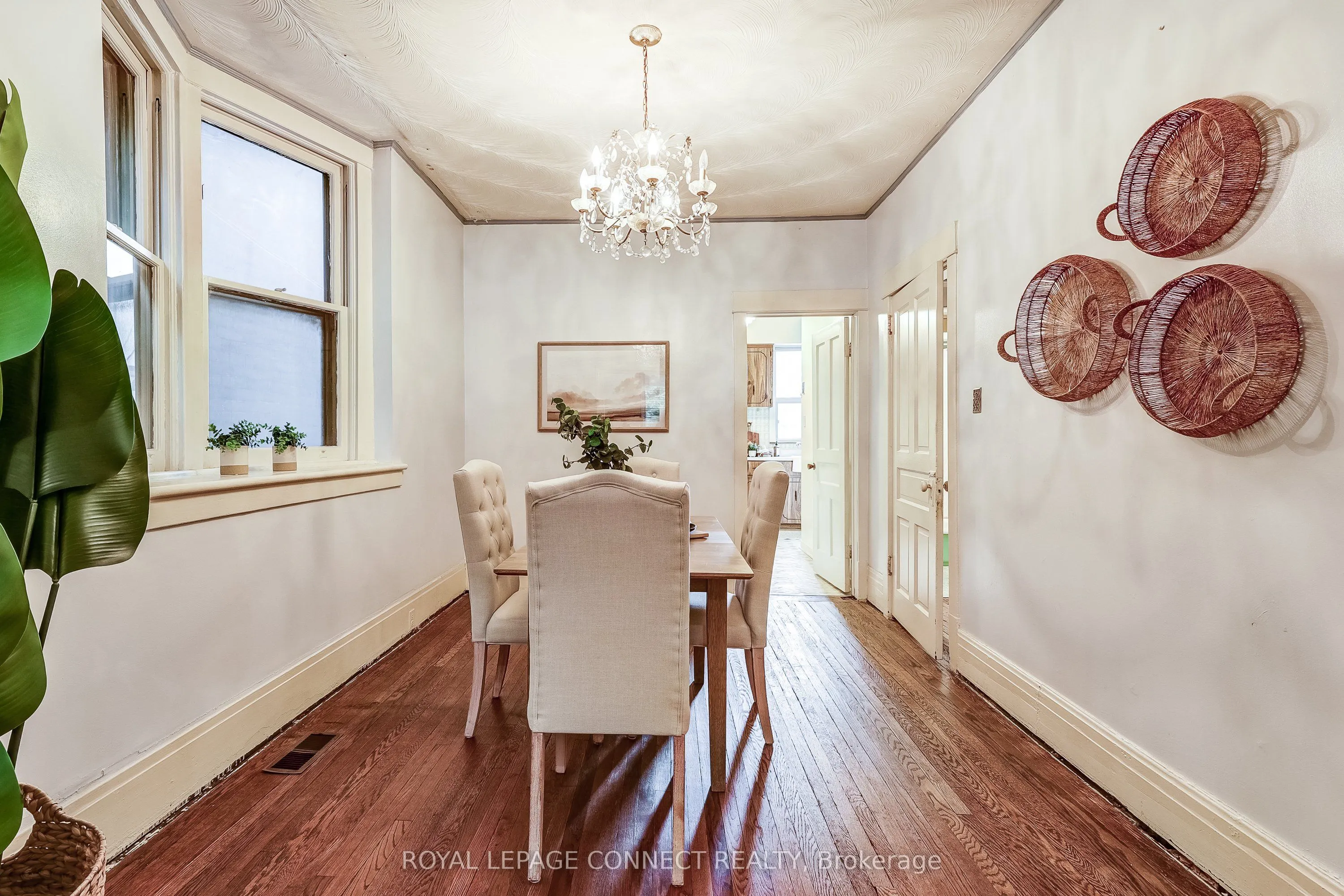 38 Woodycrest Avenue