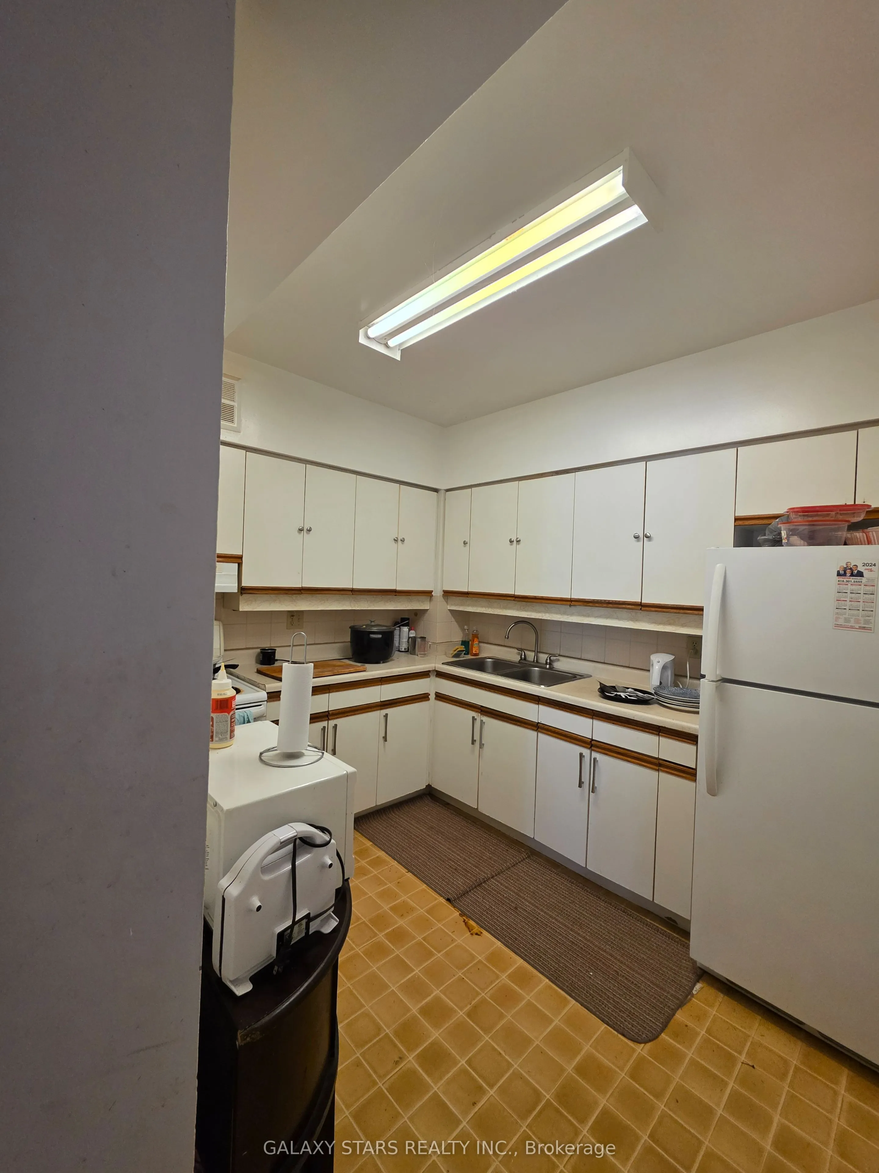 39 Kimbercroft Court, #803