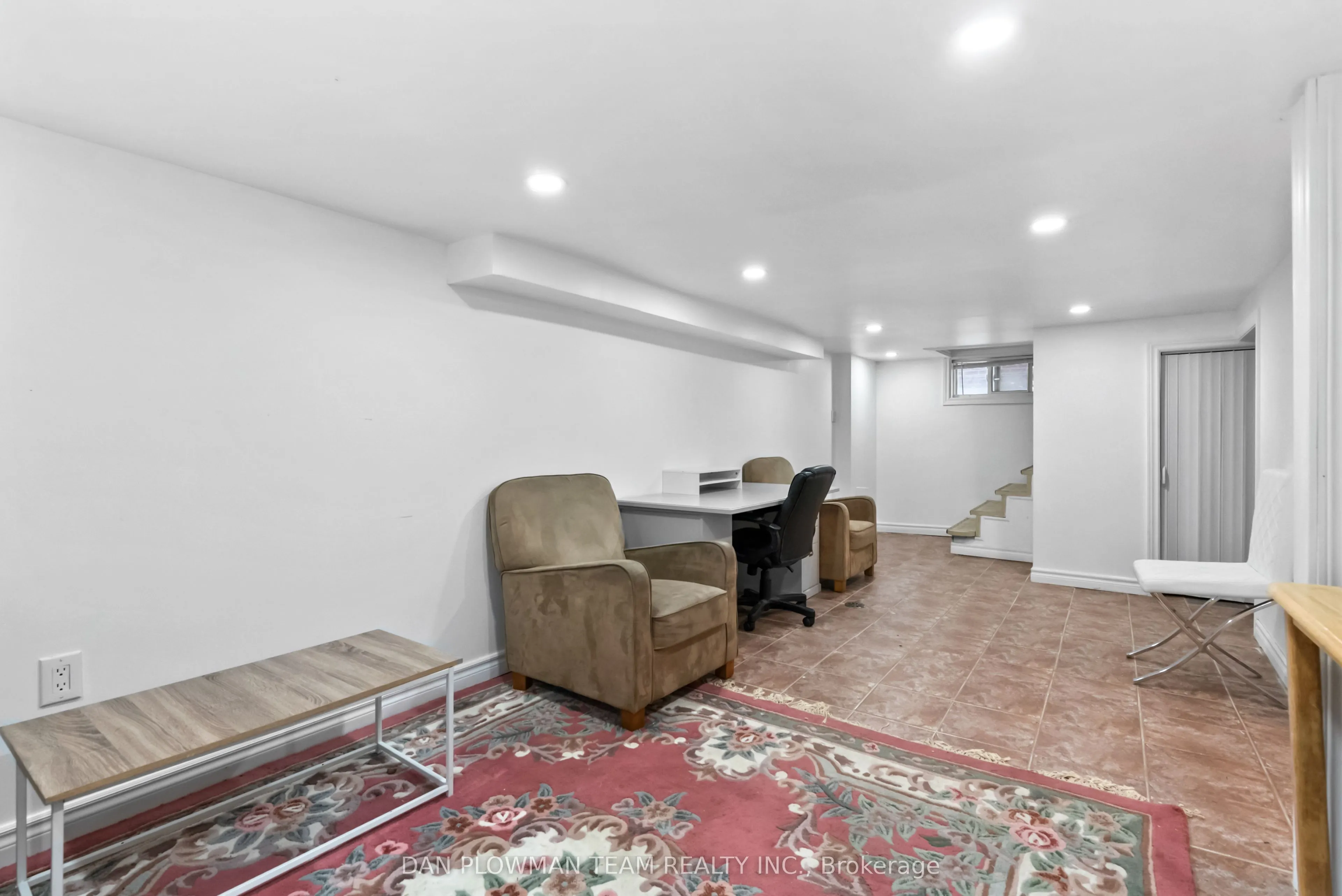 62 Park Road S