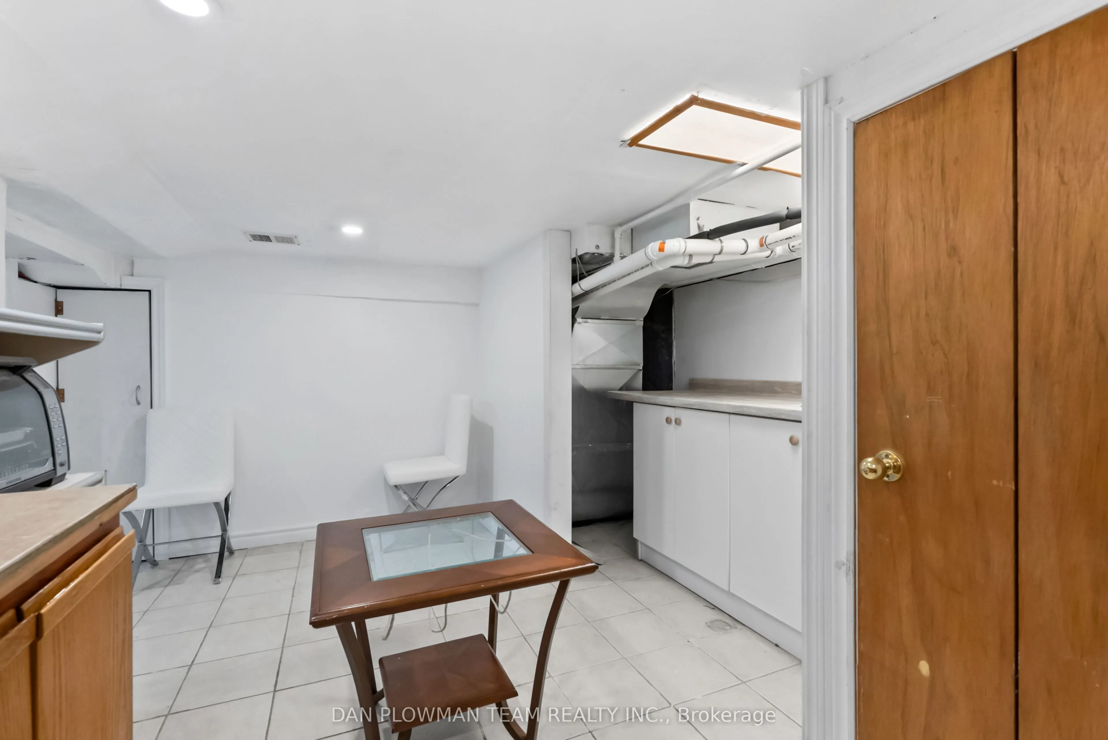 62 Park Road S