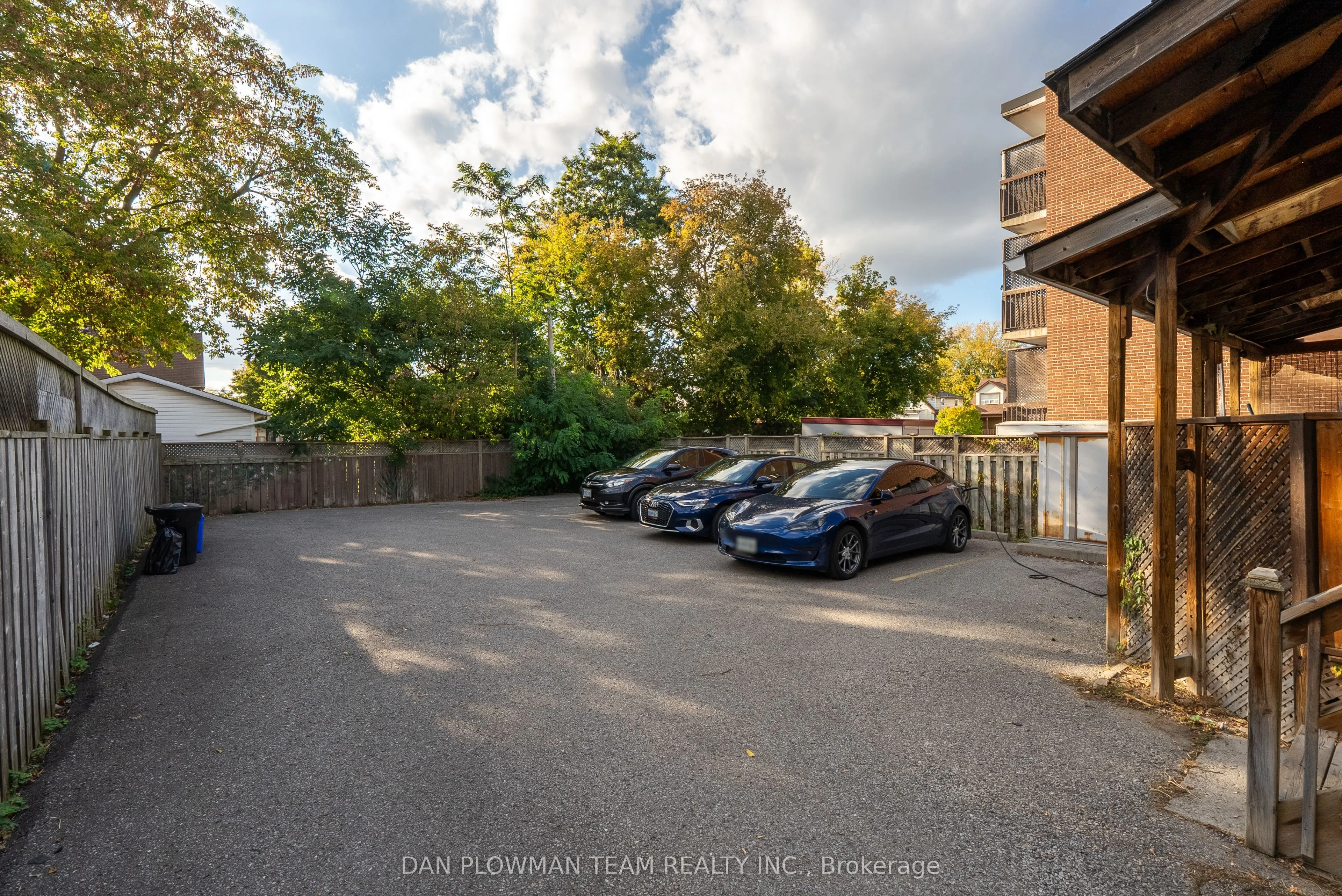 62 Park Road S