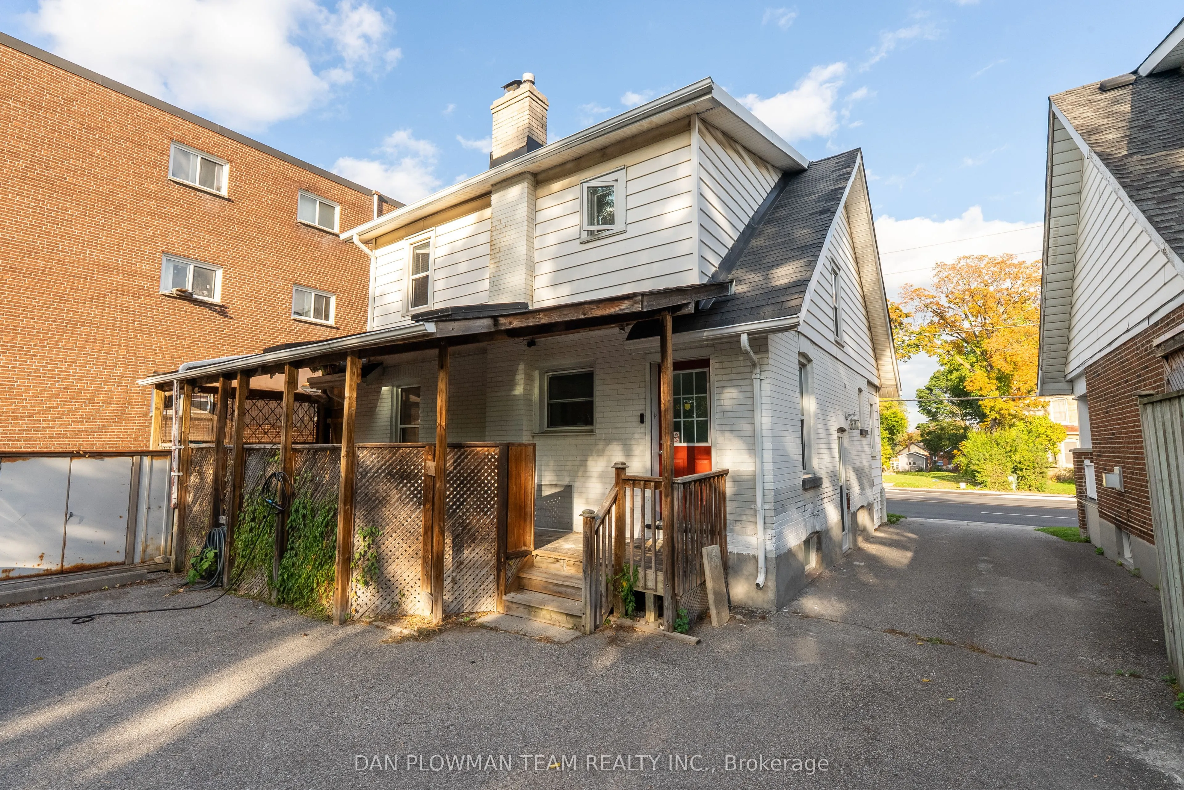 62 Park Road S