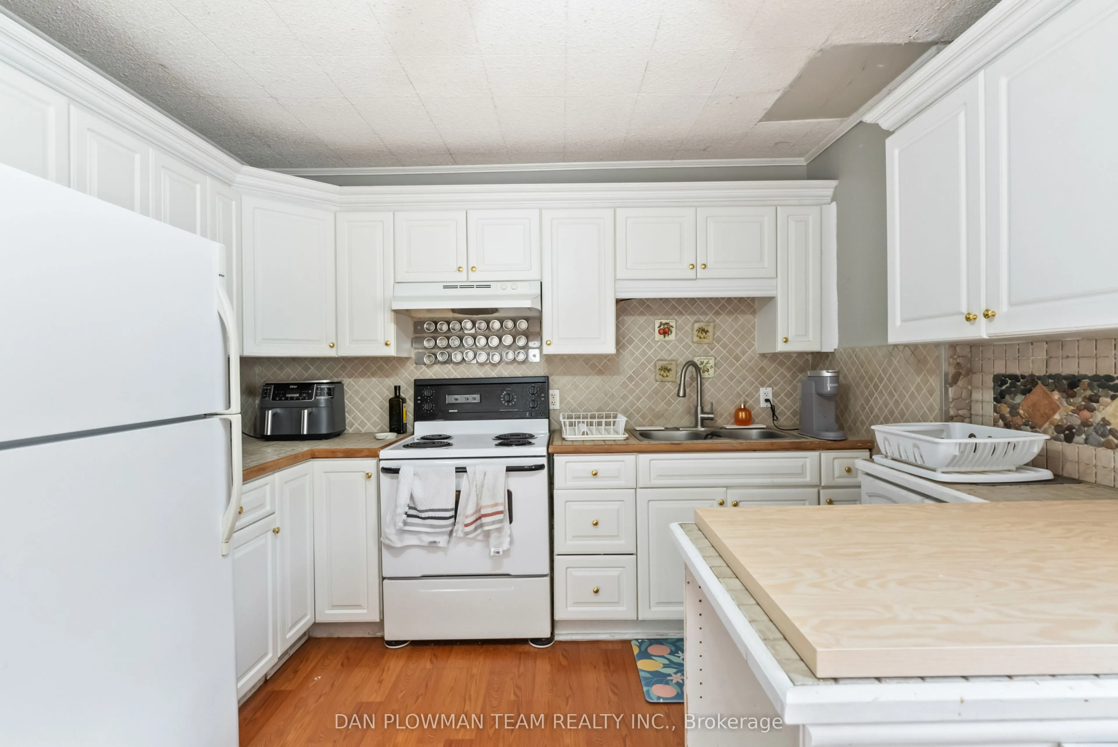 62 Park Road S