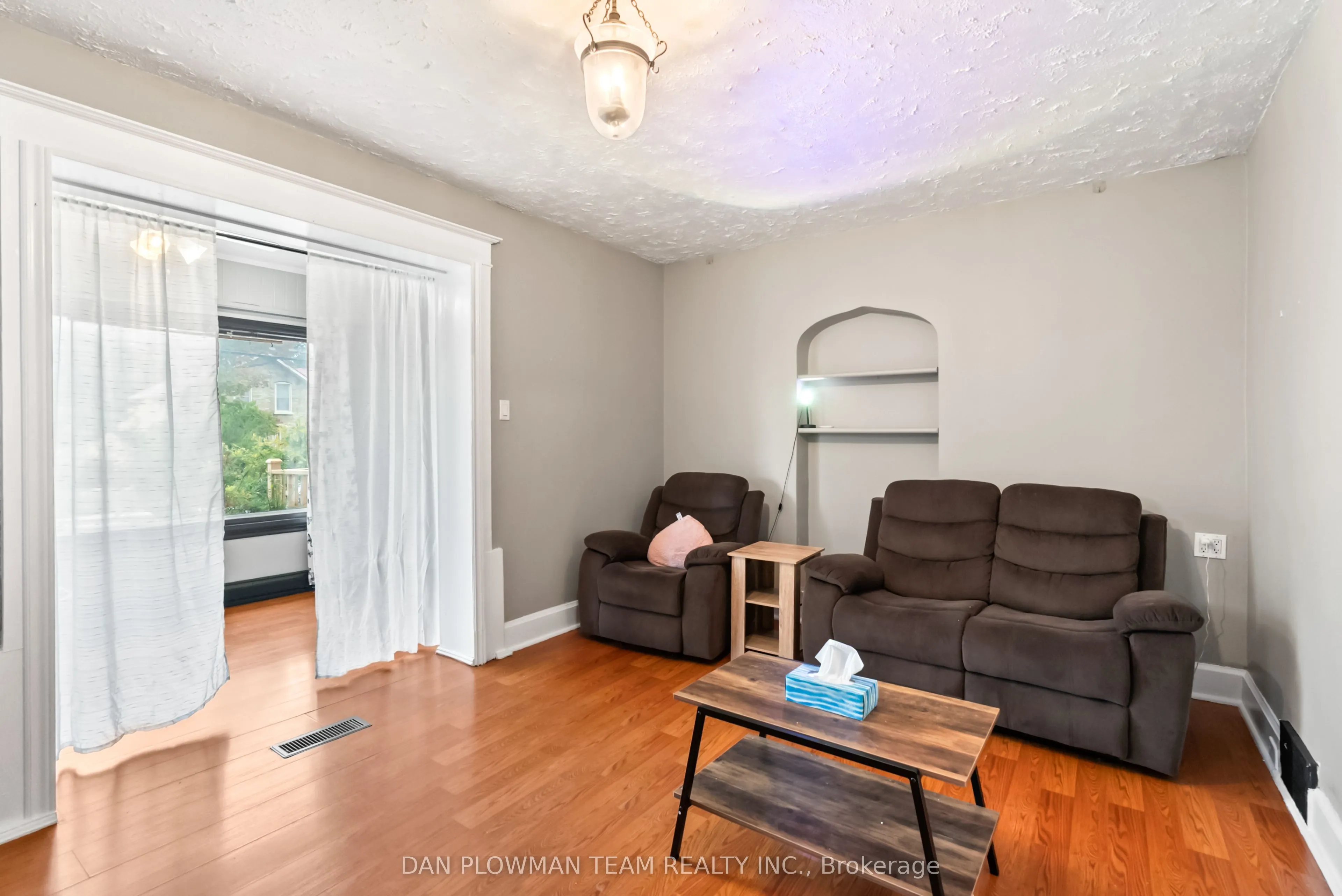 62 Park Road S