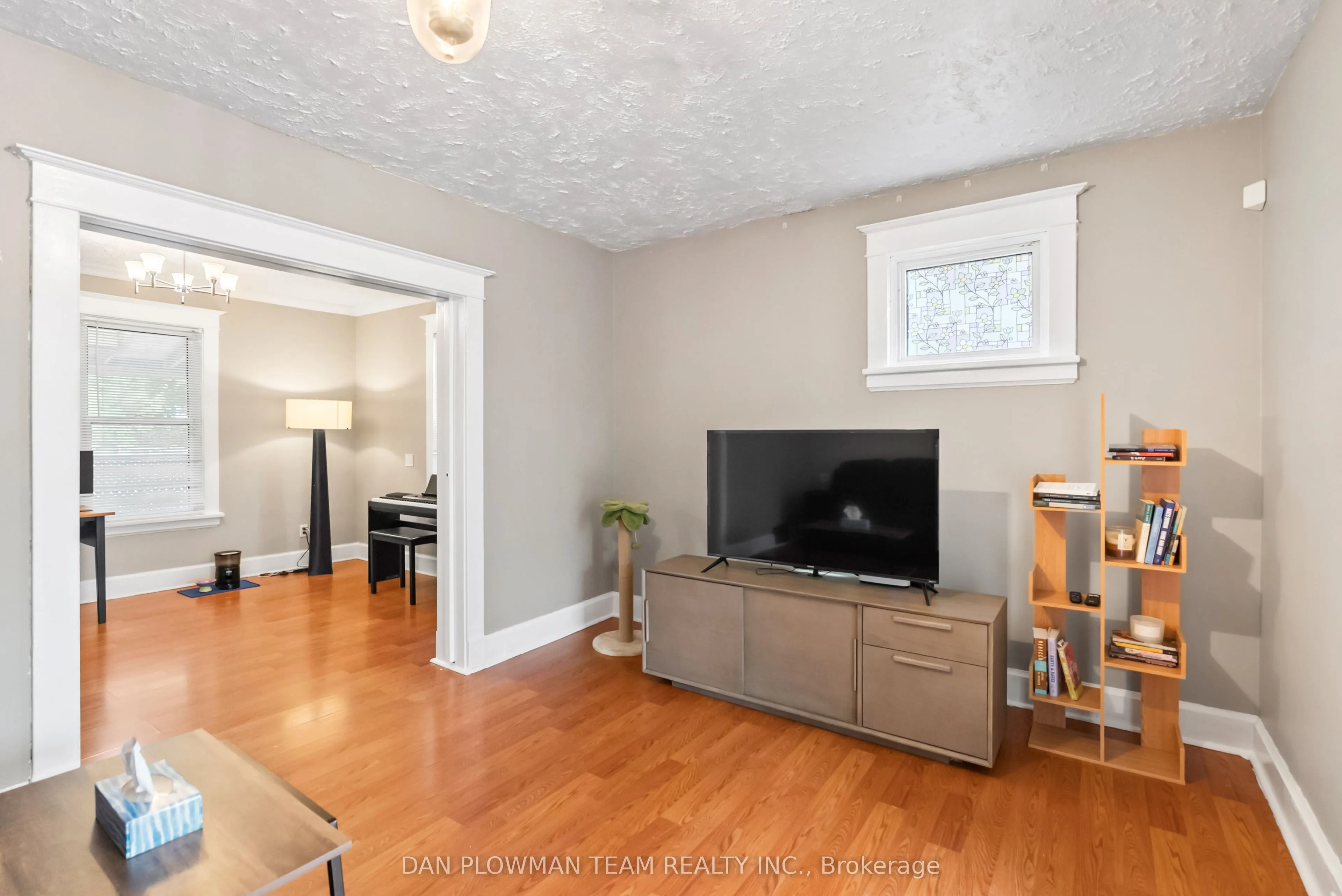 62 Park Road S