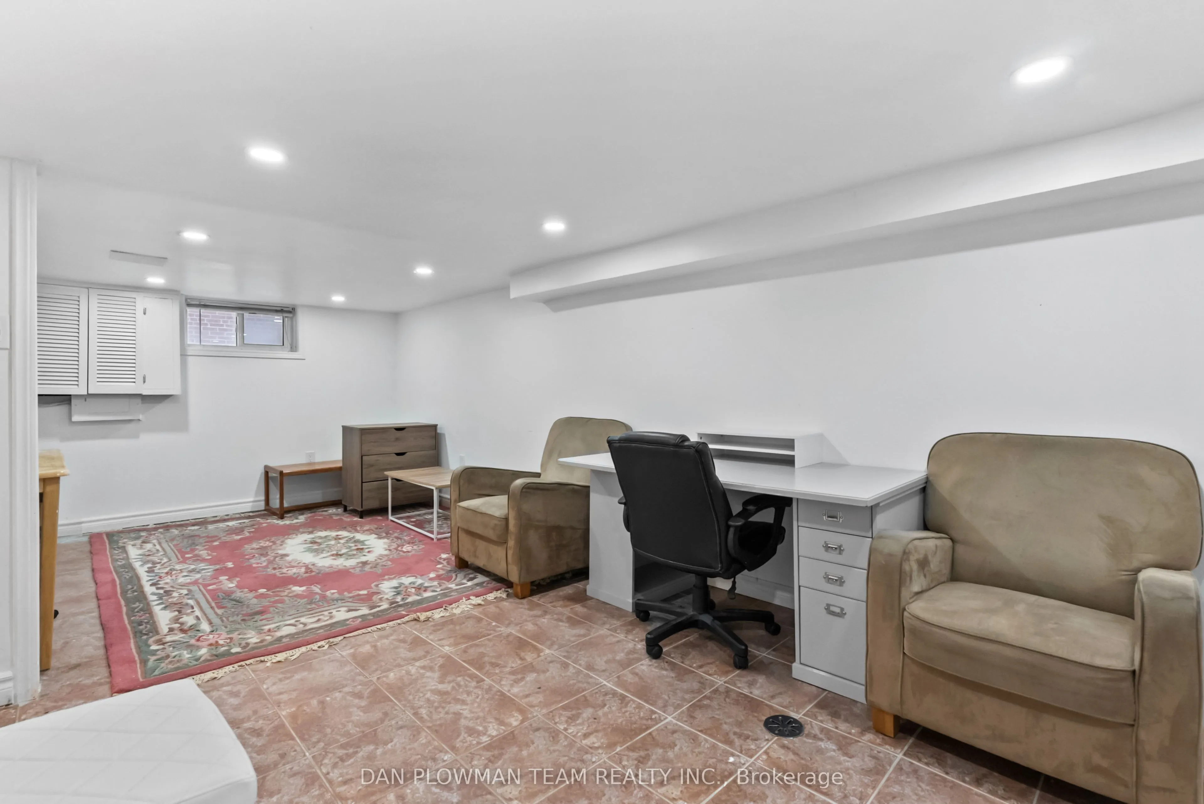 62 Park Road S