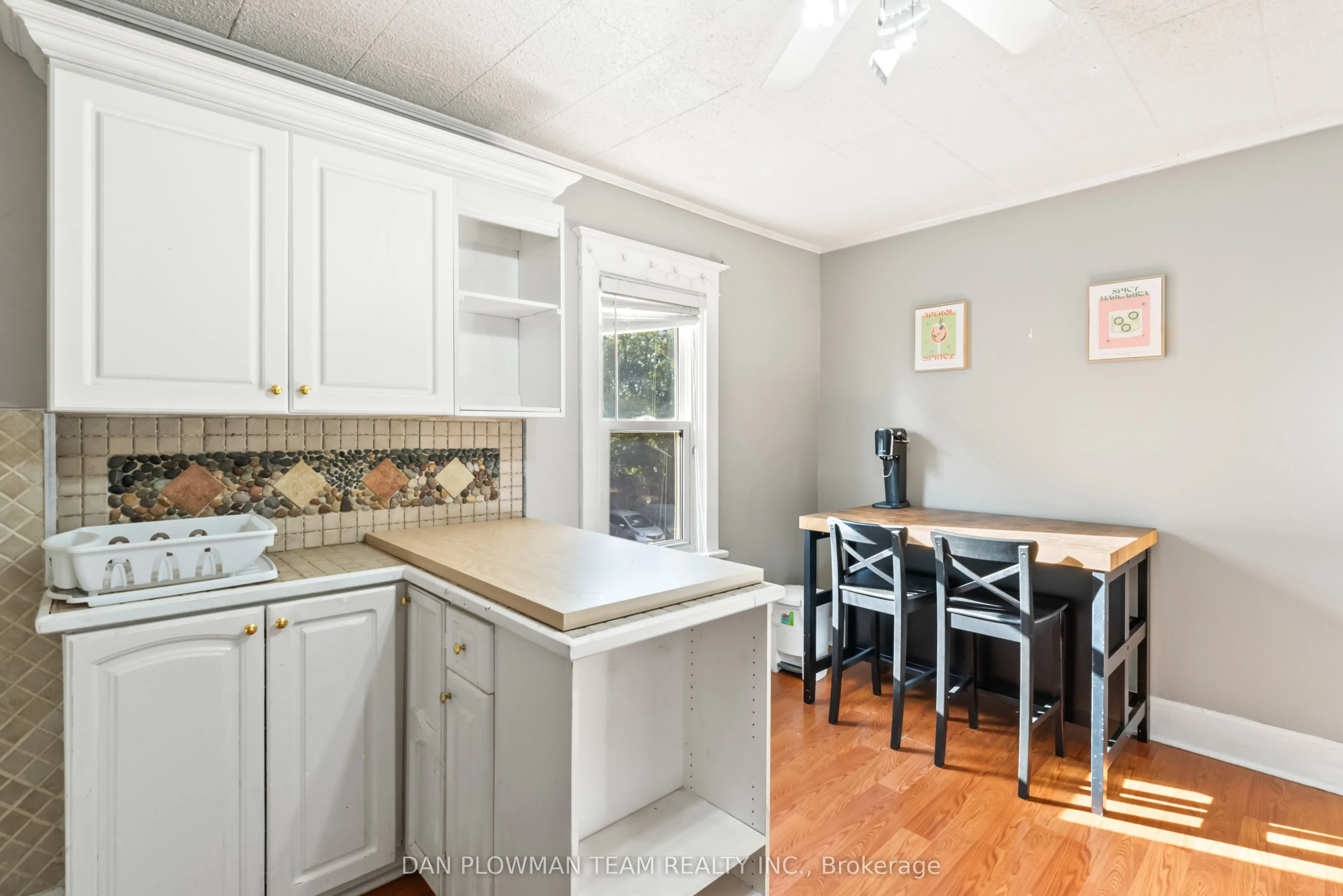 62 Park Road S
