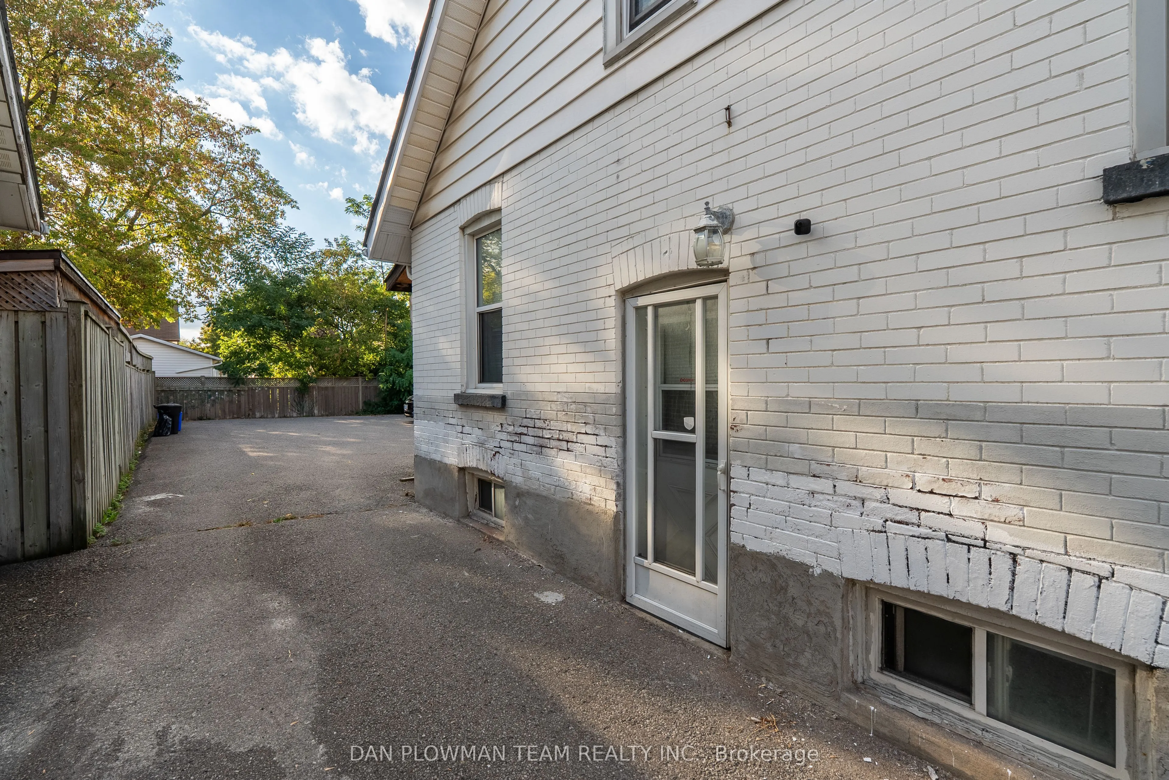 62 Park Road S