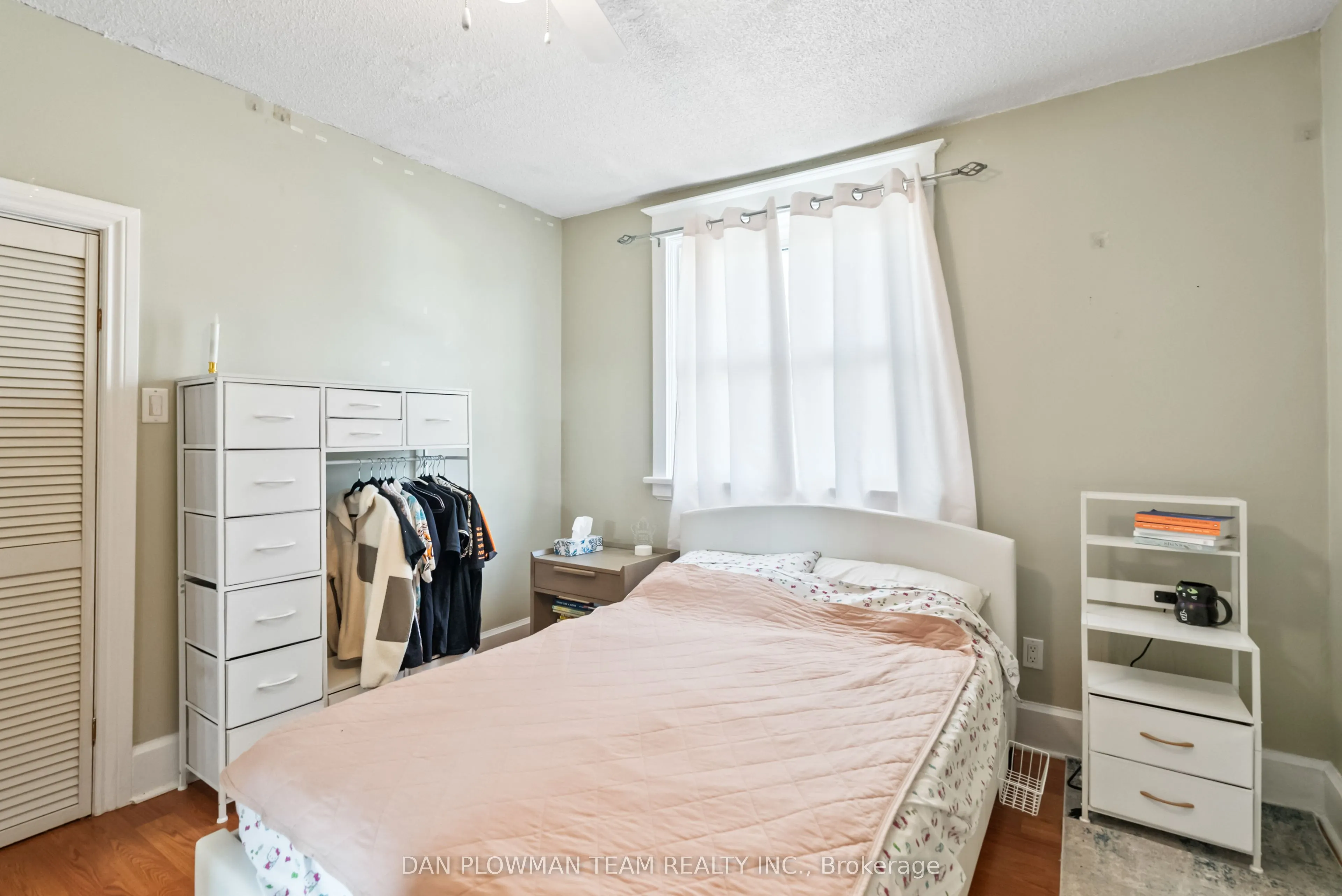 62 Park Road S