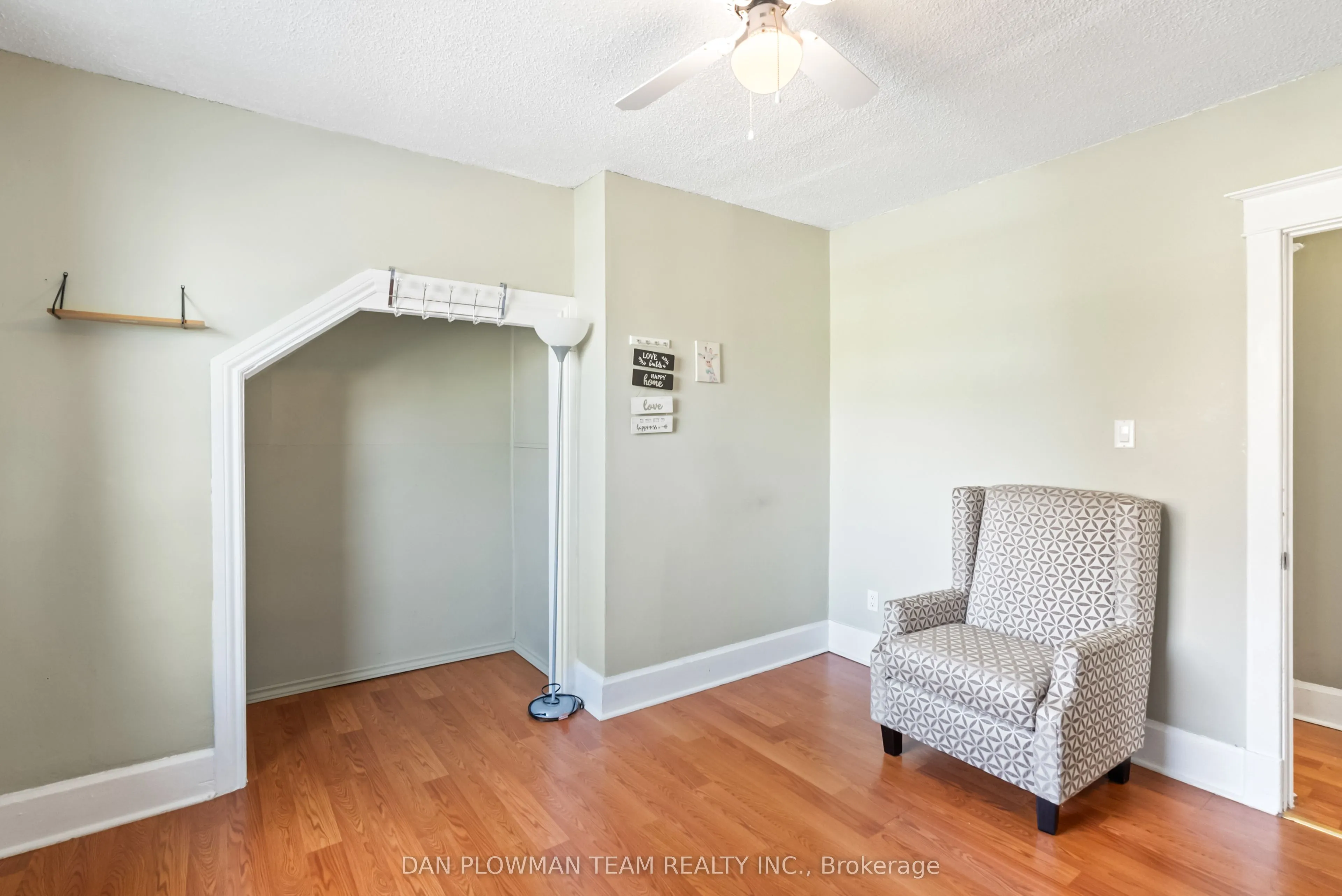 62 Park Road S