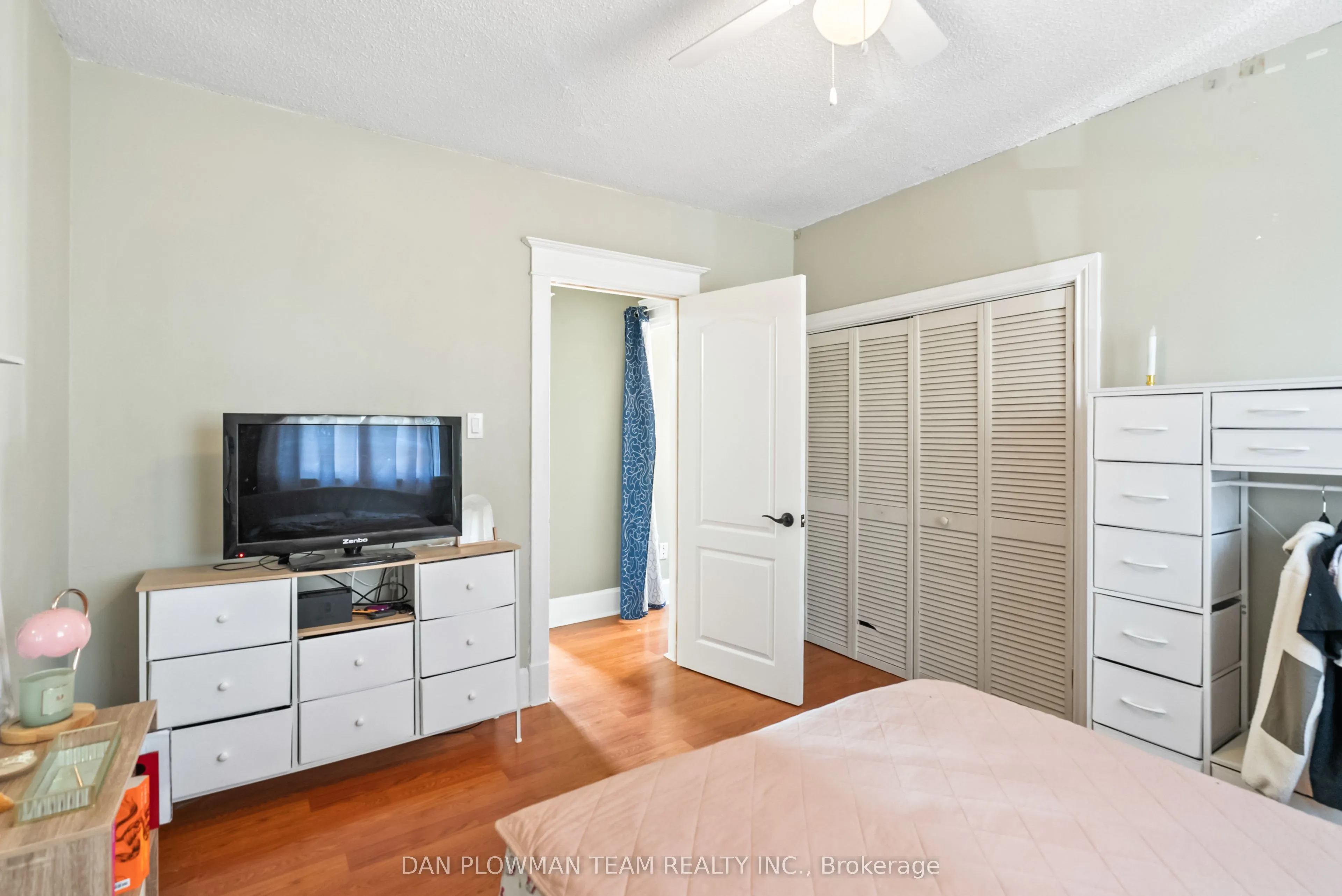 62 Park Road S