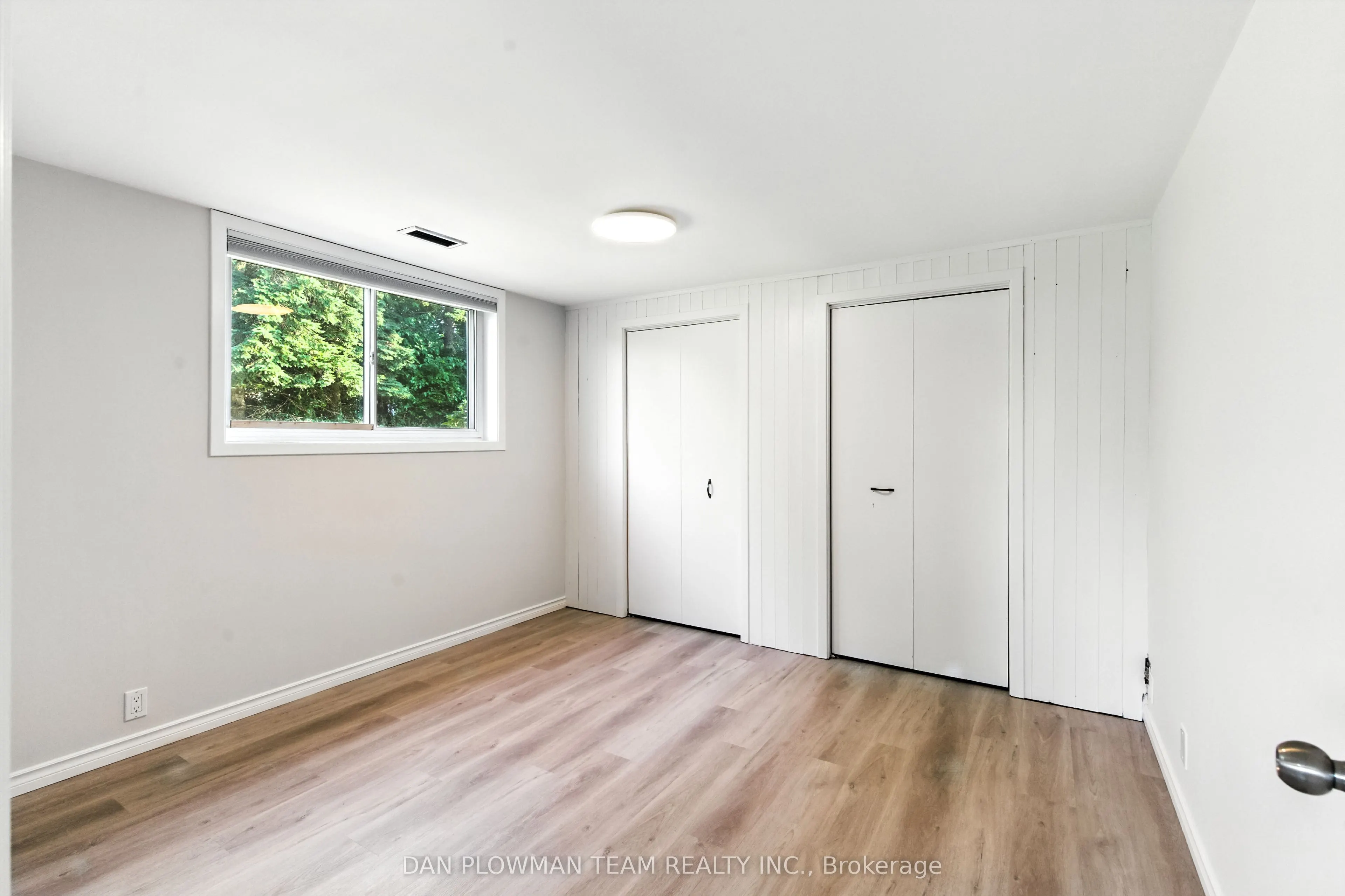 83 Sherwood Road E
