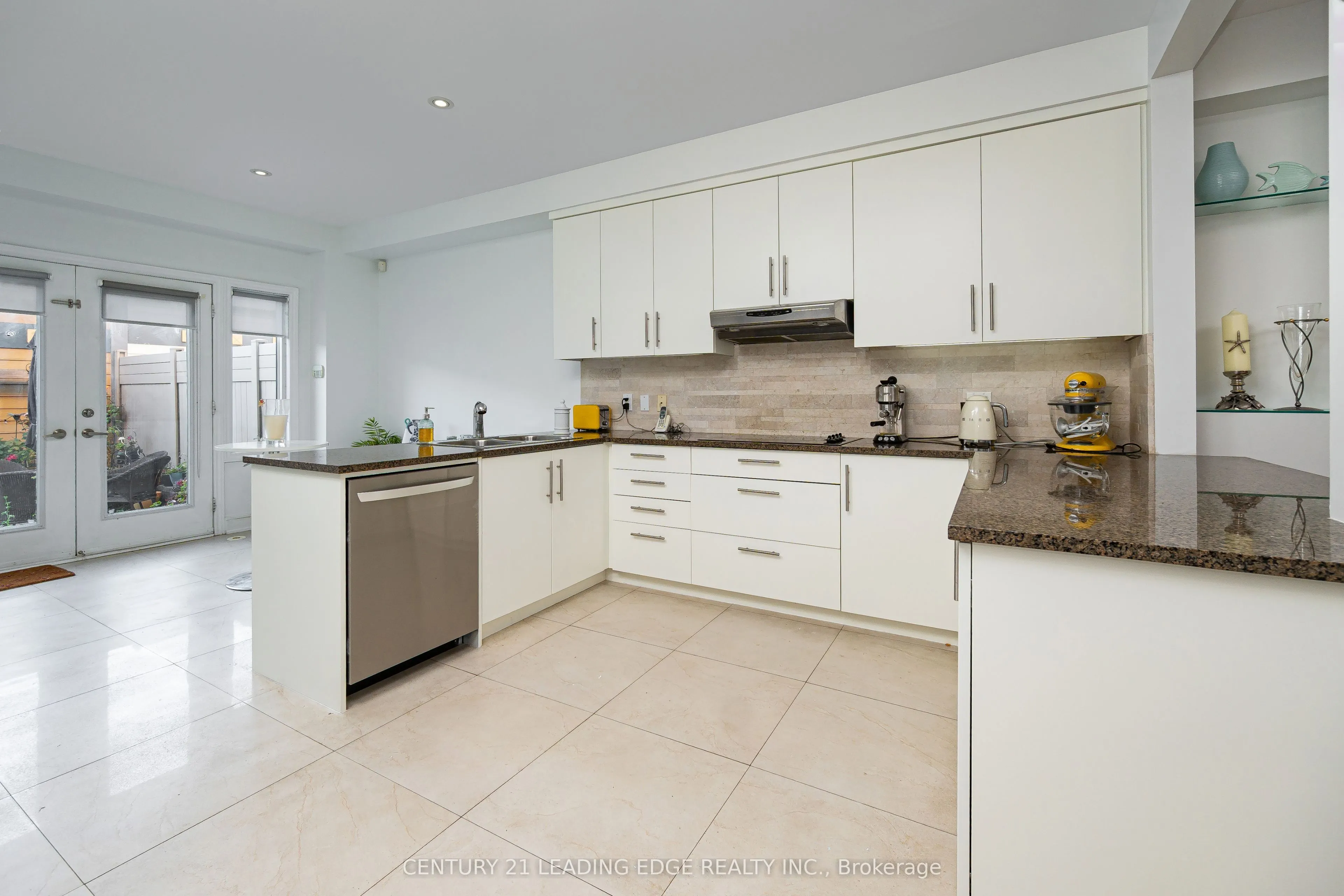 82 Woodbine Avenue