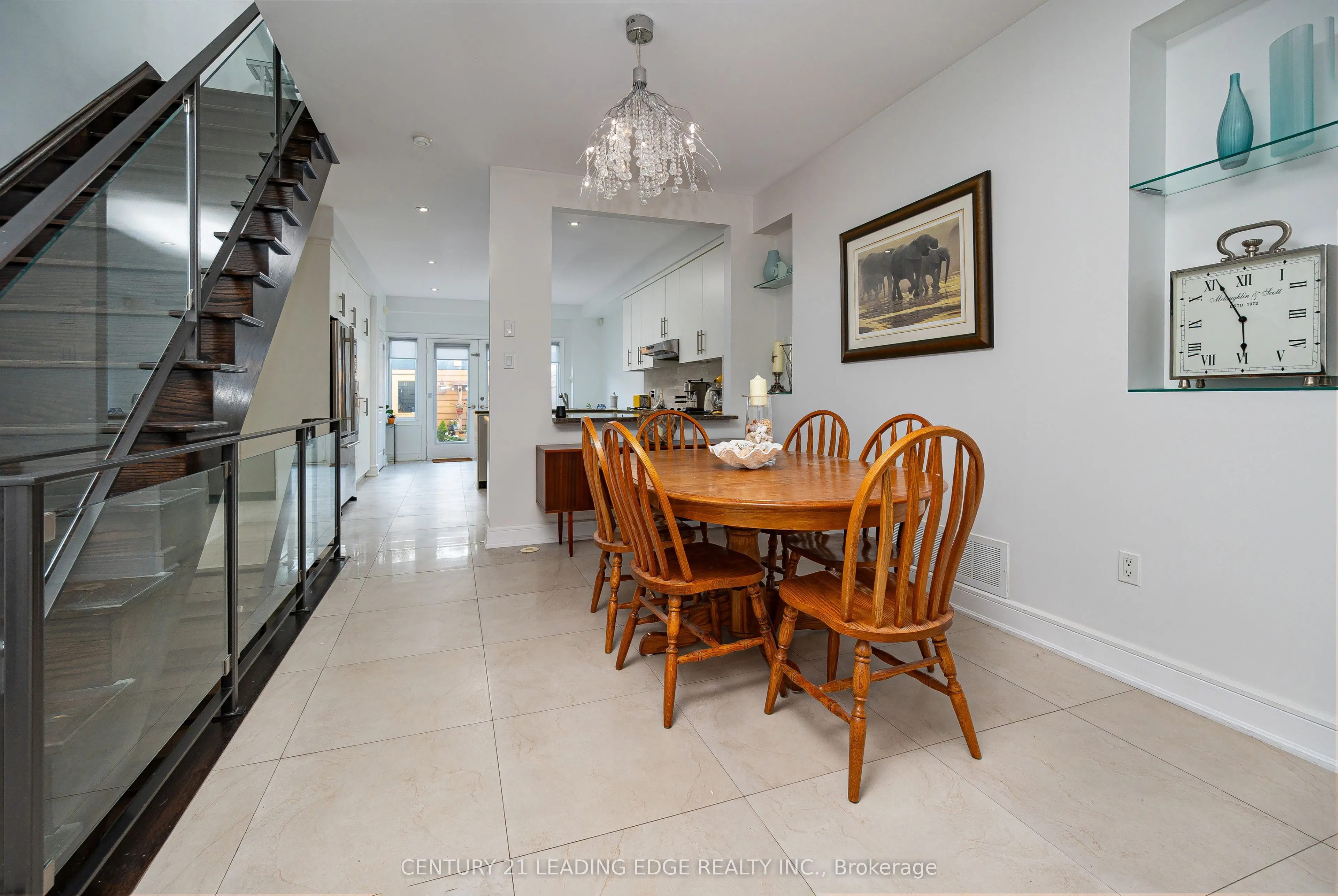 82 Woodbine Avenue