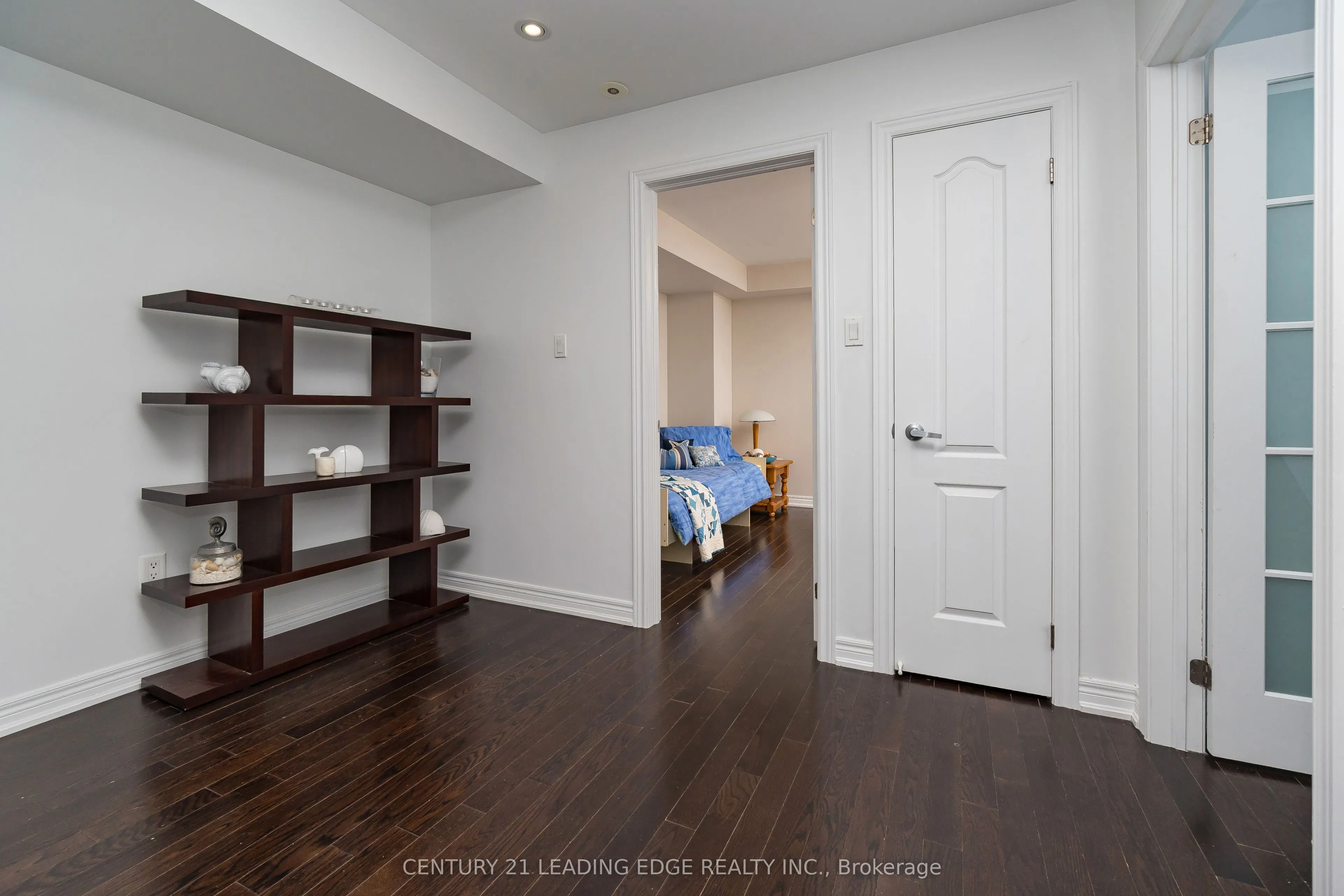 82 Woodbine Avenue
