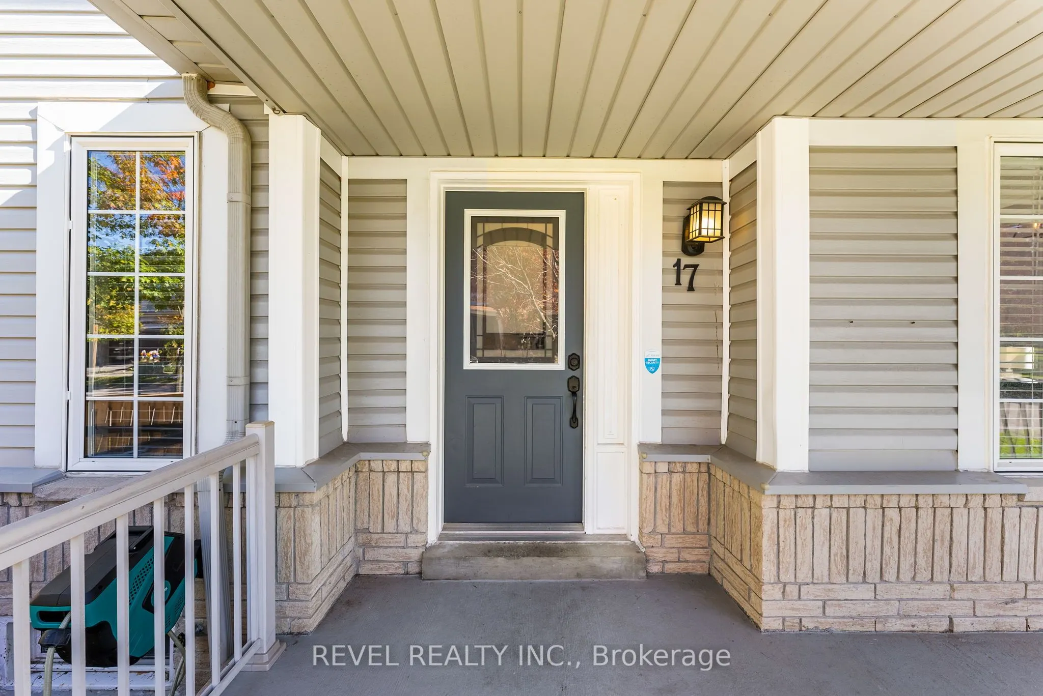 17 Hirons Drive