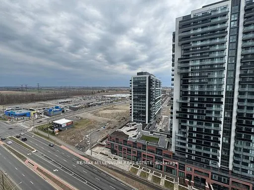 2550 simcoe Street N, #1715
