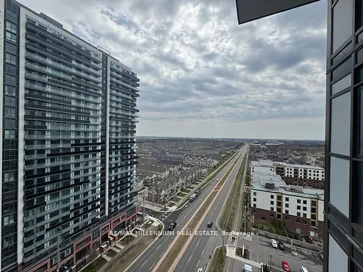 2550 simcoe Street N, #1715